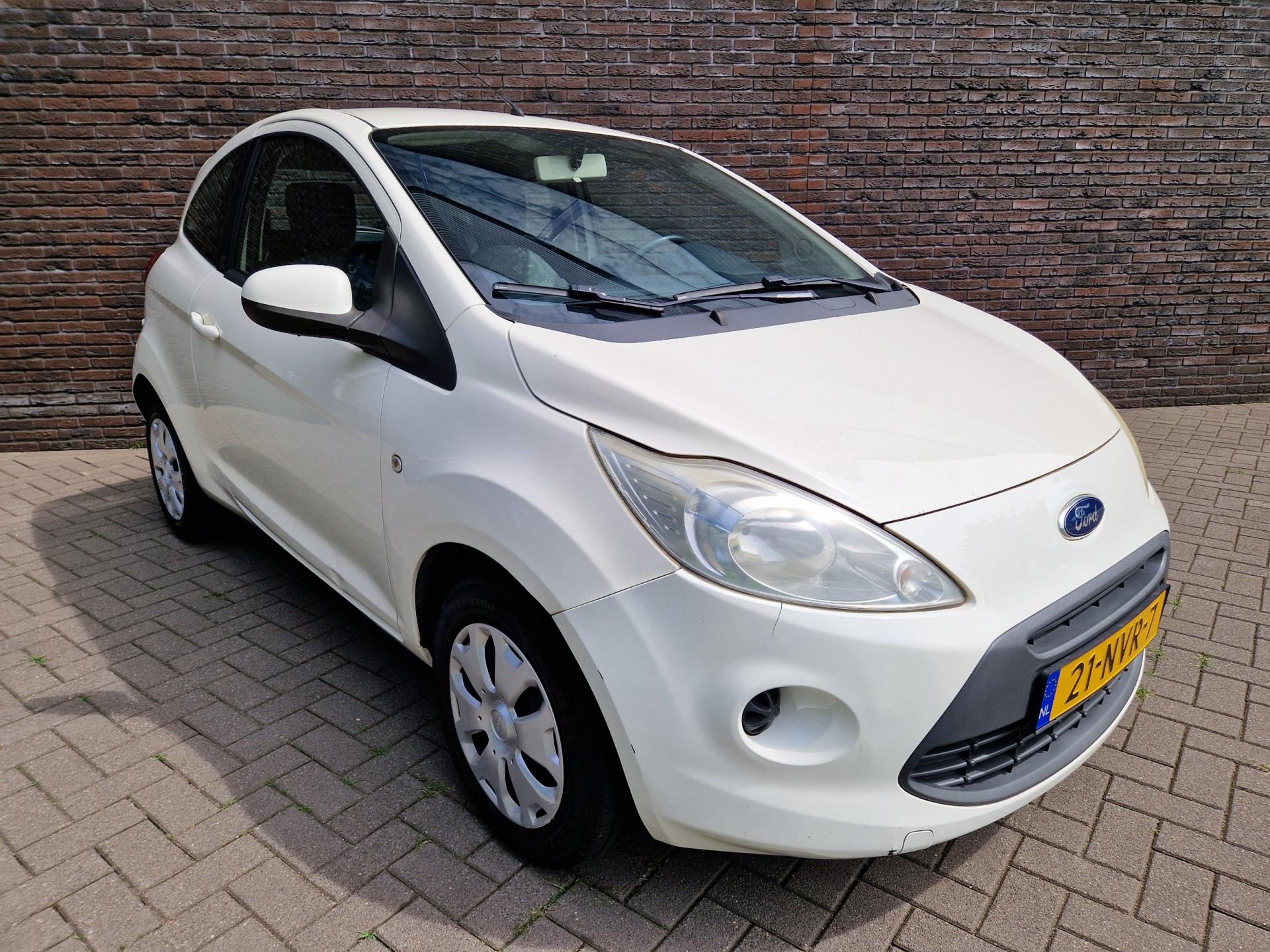 Ford Ka 1.2 Comfort start/stop Airco APK 05-2027 radio cd