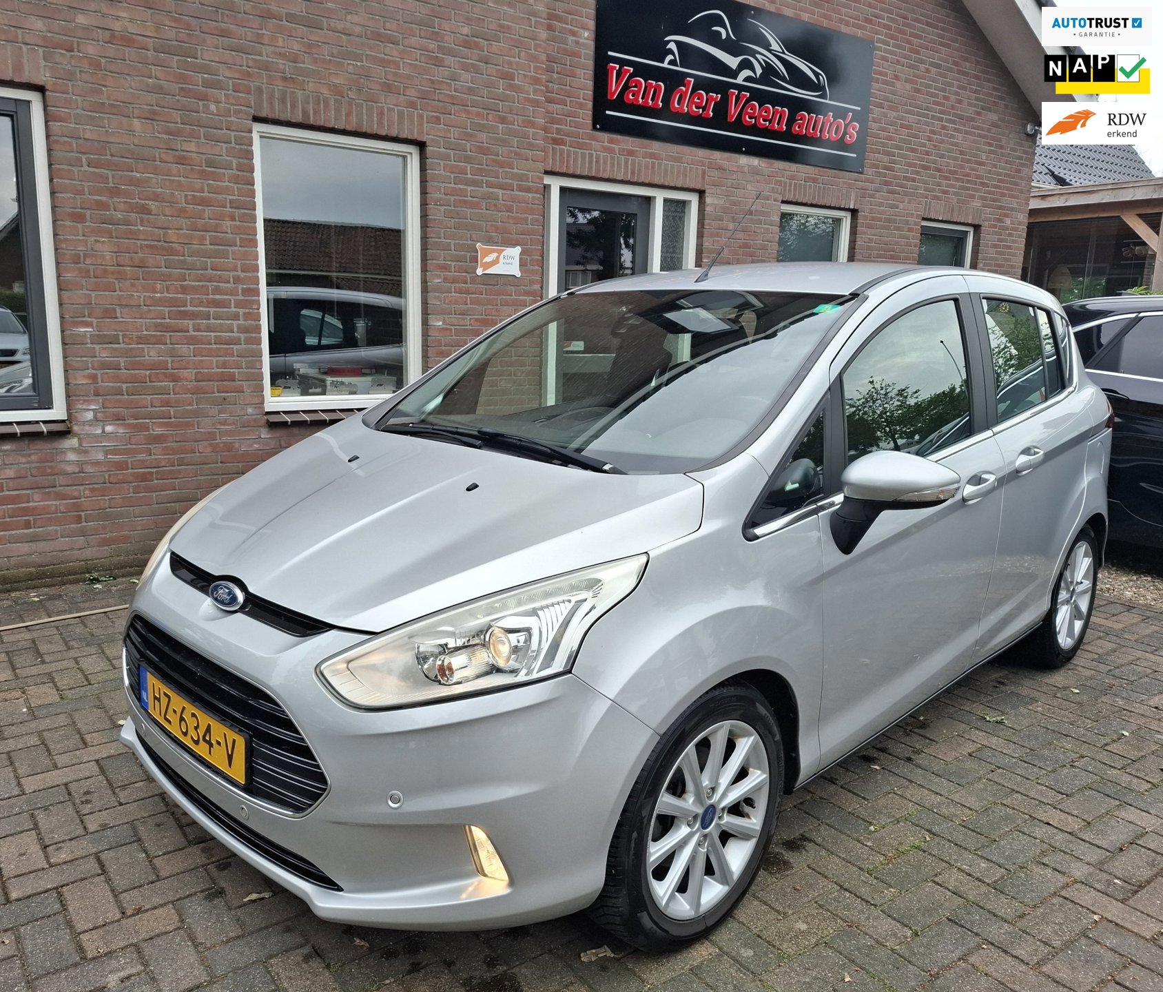 Ford B-Max 1.0 EcoBoost Titanium. Nieuwe distributieriem + groot onderhoud gehad. O.a. camera, navi, cruise, etc. Zeer nette auto.