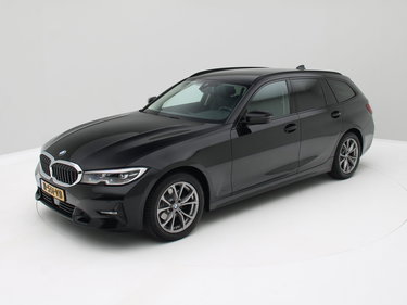 BMW 3 Serie Touring 320i Business Edition Sportline / Leder / Navi / Carplay / Origineel NL
