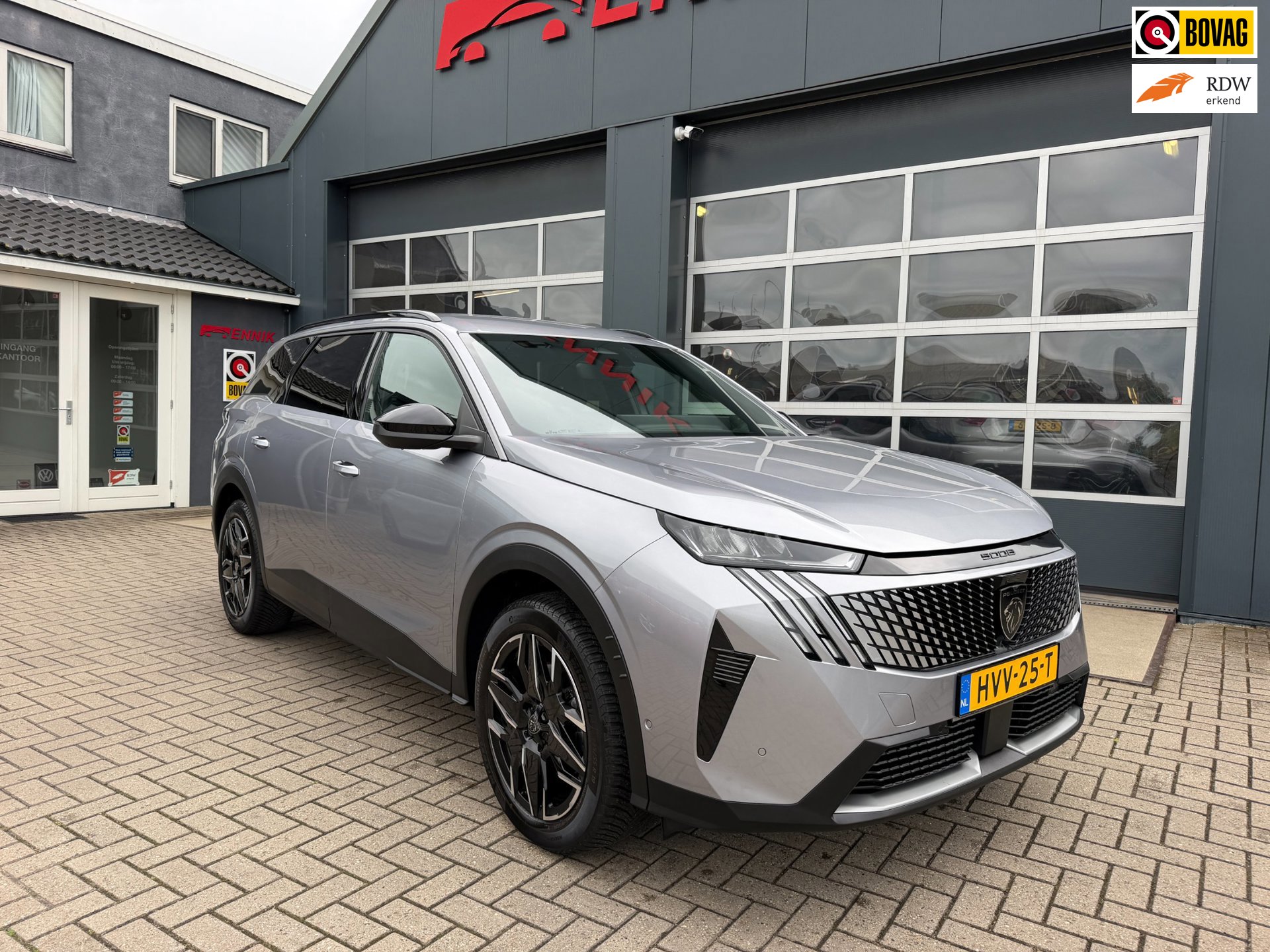 Peugeot 5008 1.2 Hybrid 136 Allure 7p/ 360CAM / Trekhaak / Nieuwstaat !.