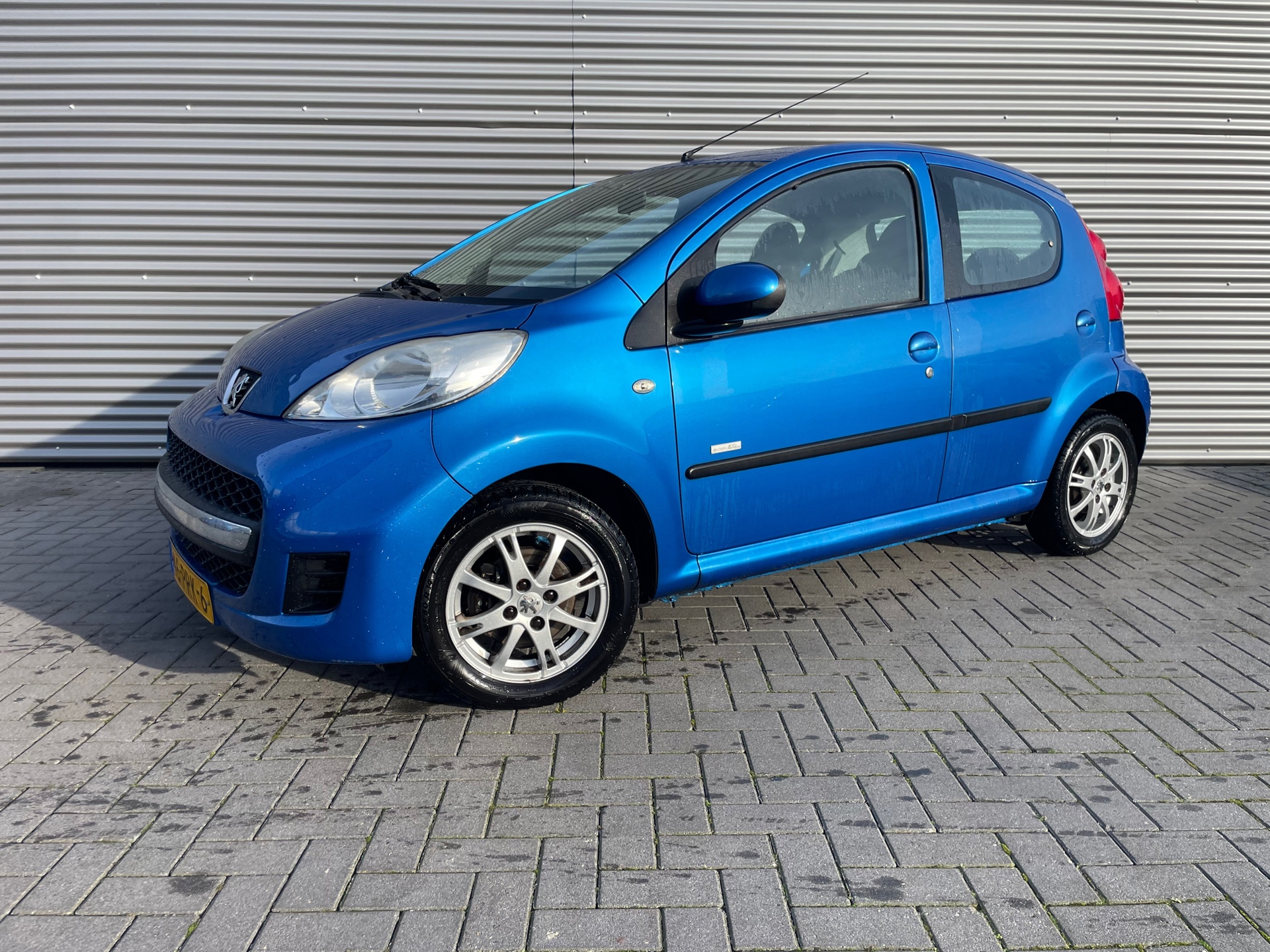 Peugeot 107 1.0-12V Millesim 200 2011 airco / lmv / toerenteller /NW APK