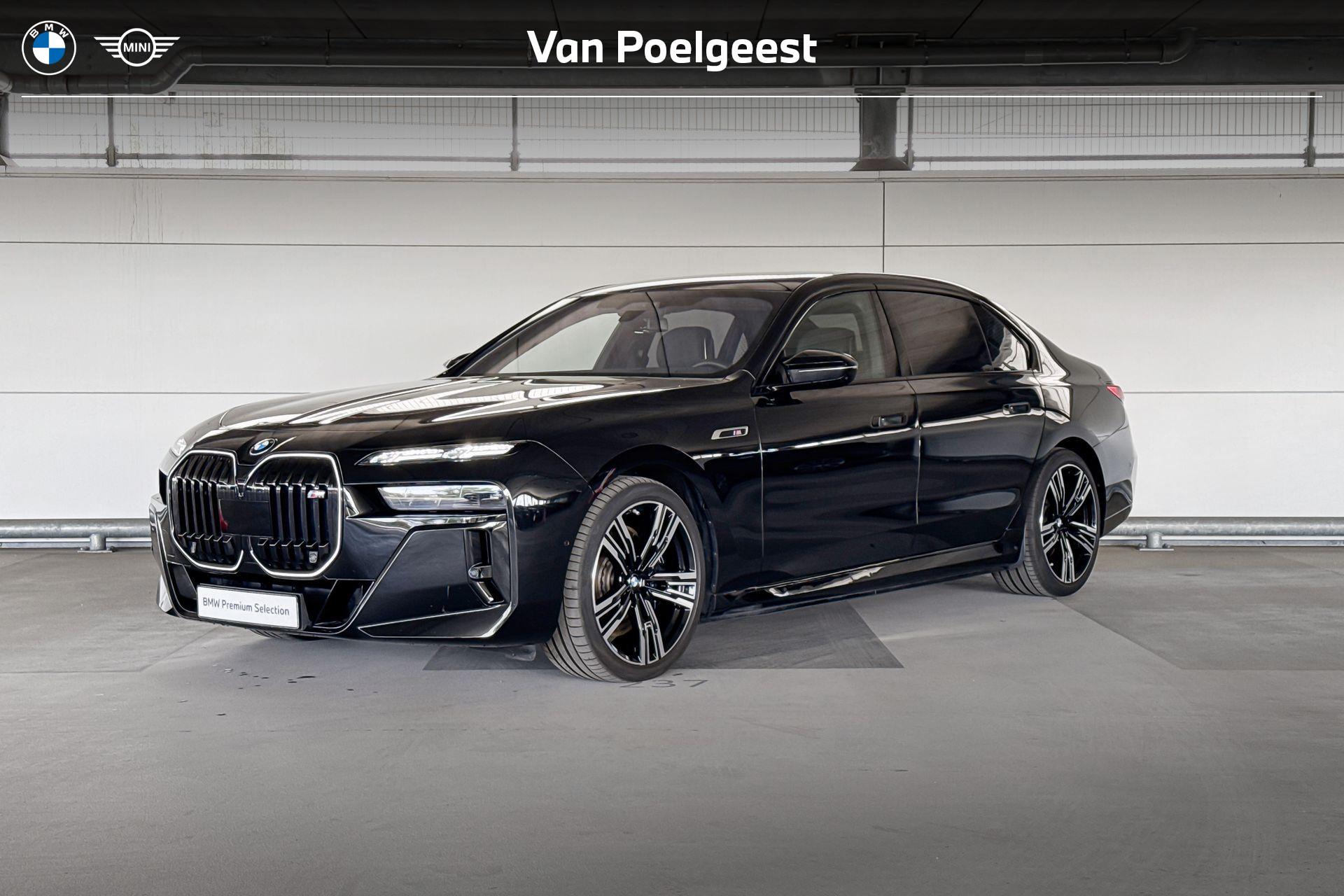 BMW i7 M70