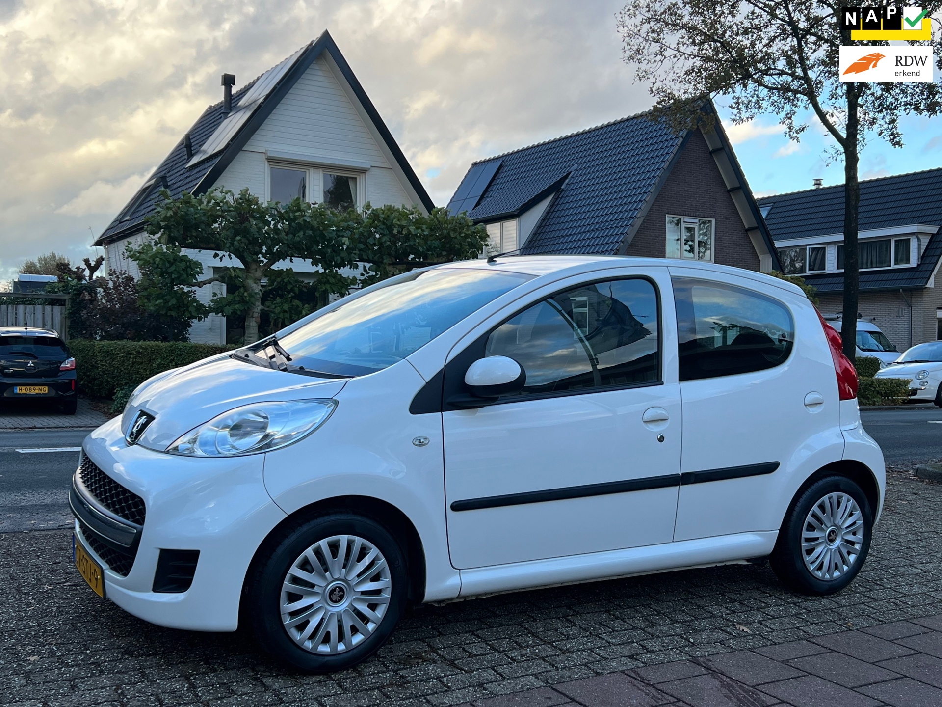 Peugeot 107 1.0-12V XS AUTOMAAT 71.000 km NL-AUTO-NAP.