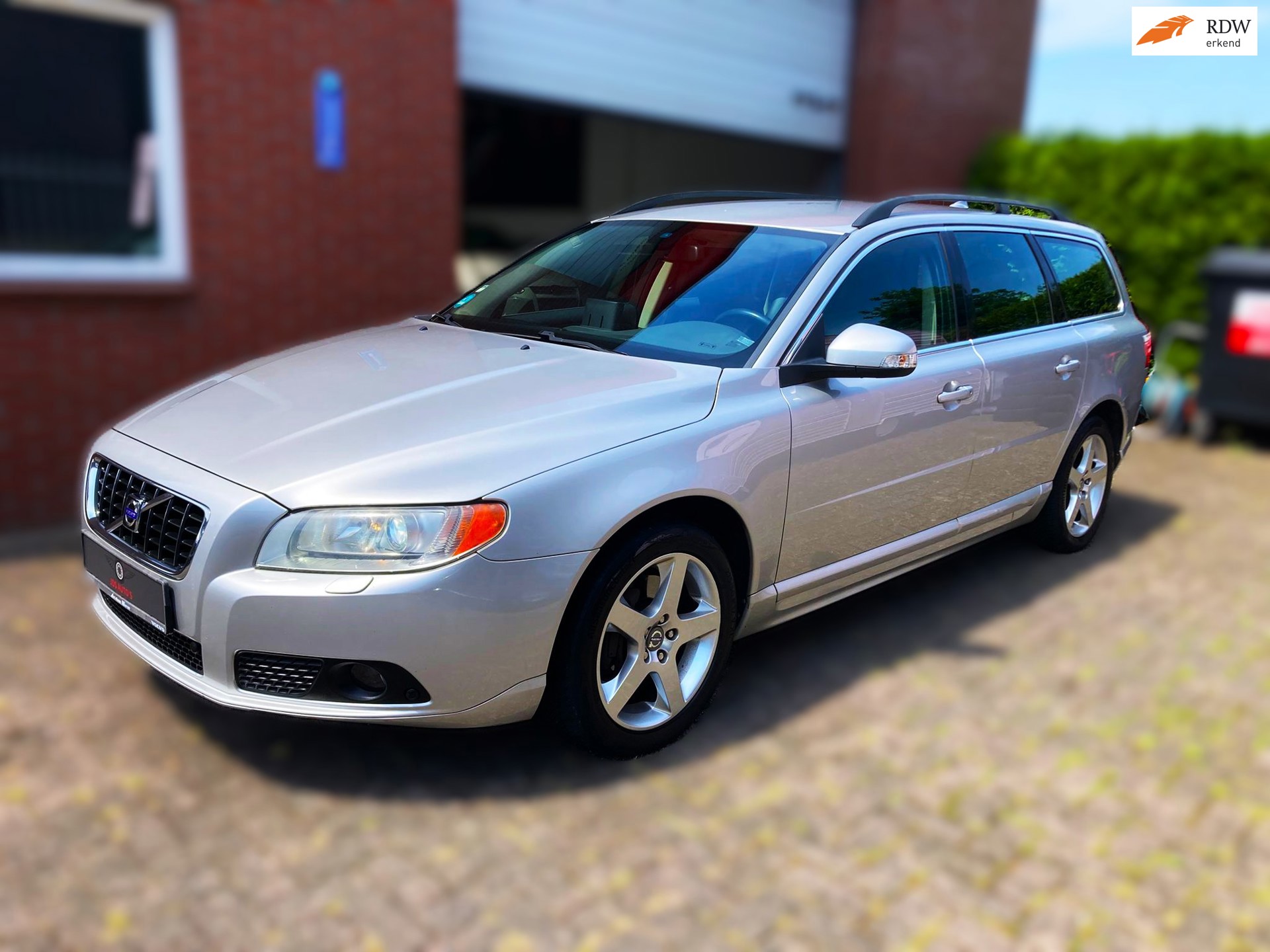 Volvo V70 3.2 AUT. 238pk 6 cilinder/ Vol opties!