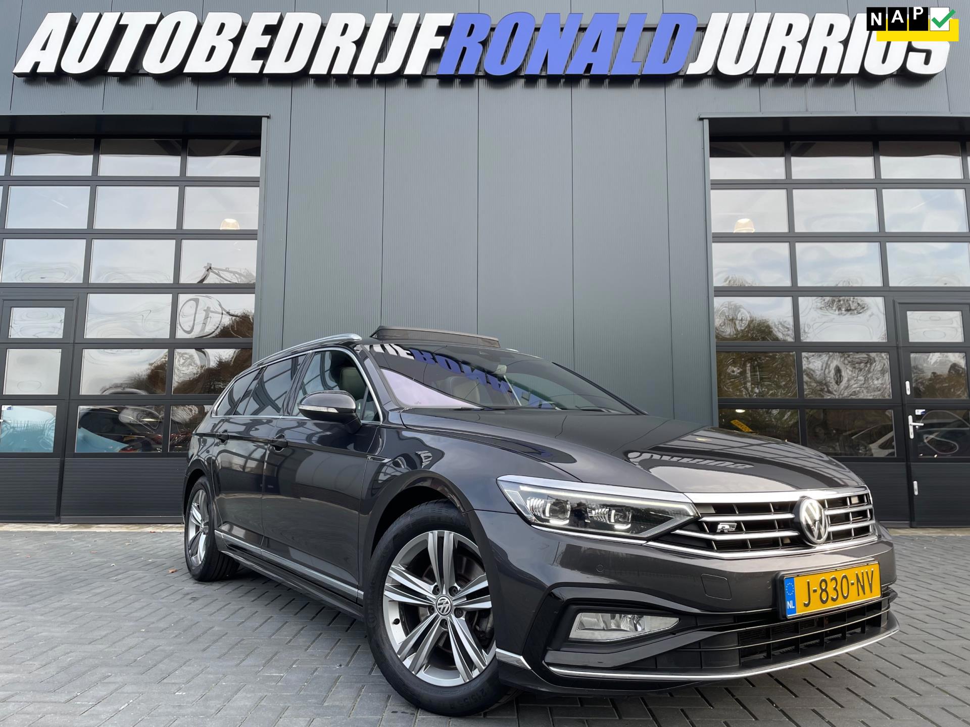 Volkswagen Passat Variant 1.5 TSI Elegance Business R-Line NL.Auto/Panoramadak/Alcantara/Full Led/Virtual Cockpit/1Ste Eigenaar