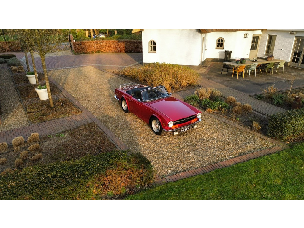 Triumph TR-6 2.5 Straight Six met Overdrive