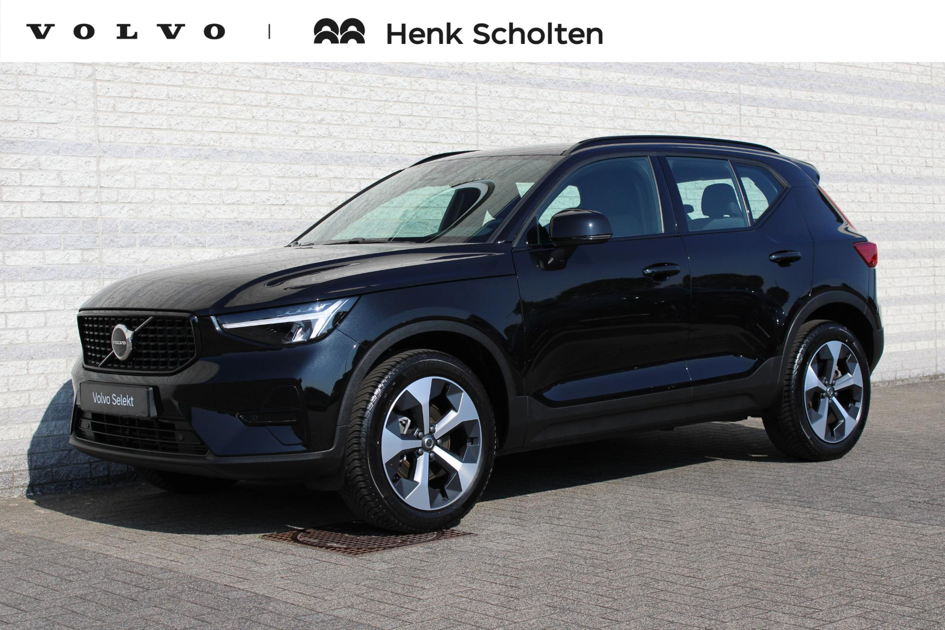 Volvo XC40 B4 Plus Dark