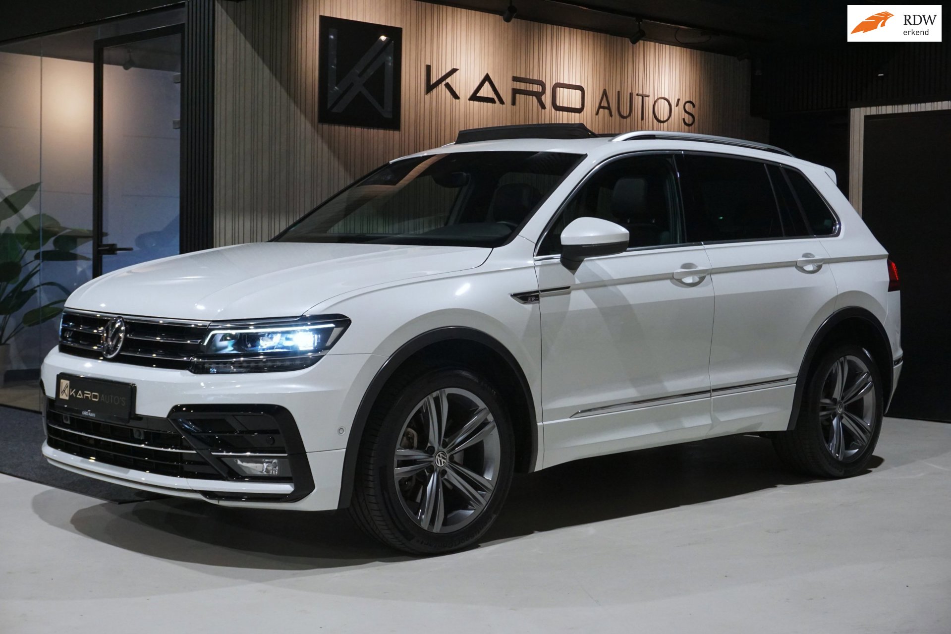 Volkswagen Tiguan 2.0 TSI 4M R-line 220PK Pano Carplay Camer