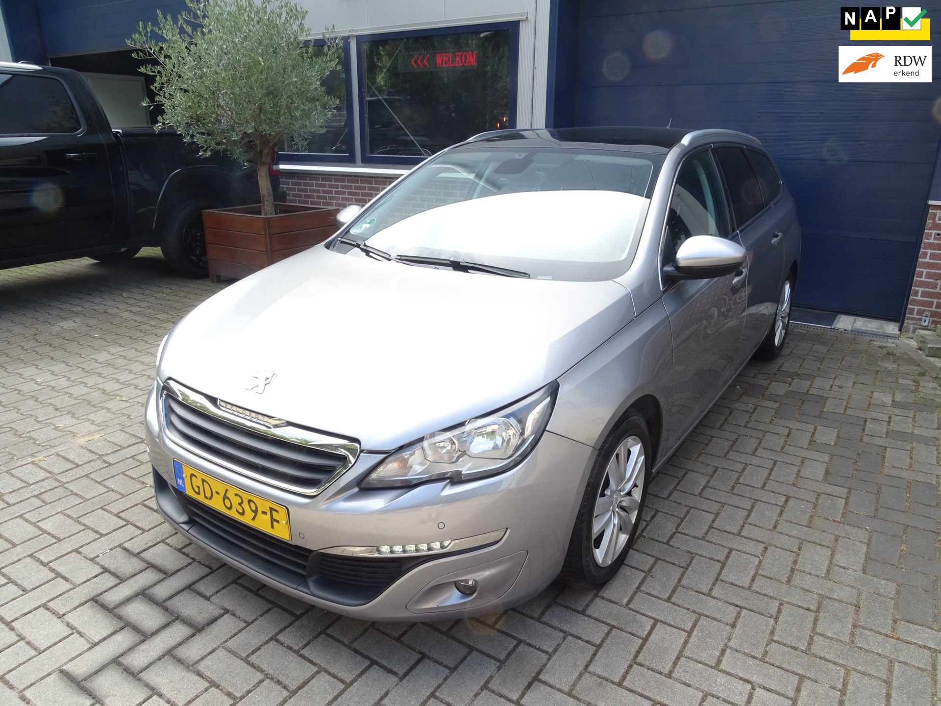 Peugeot 308 SW 1.2 PureTech Blue Lease Executive