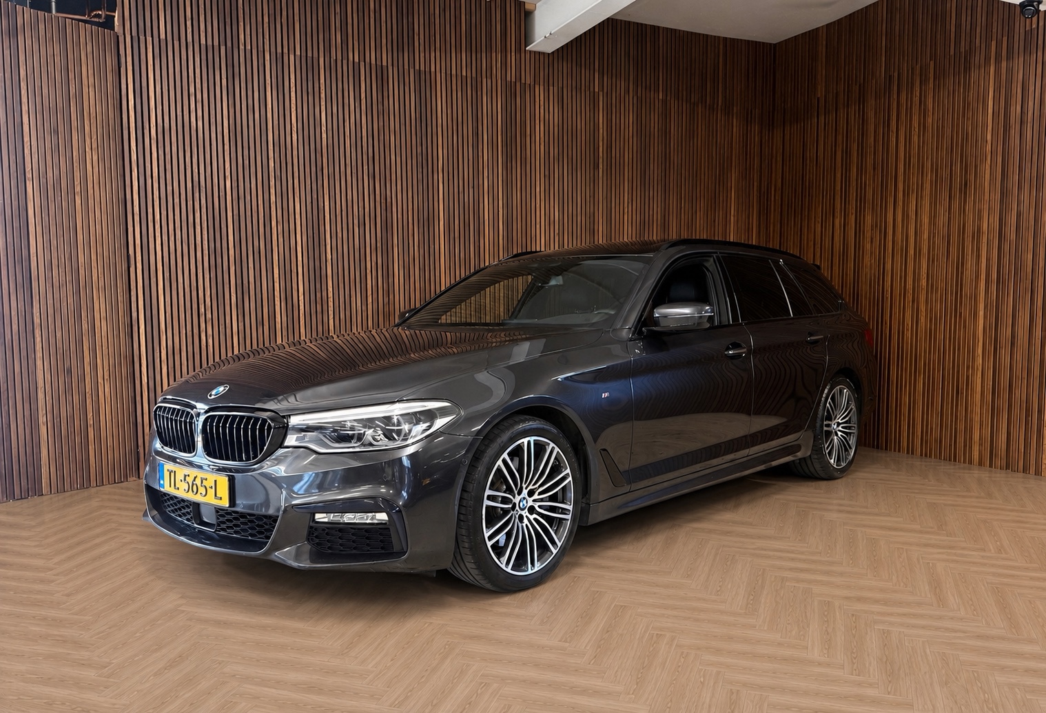 BMW 5-serie Touring 530i xDrive High Executive - M Pakket - HUD - Adapt -