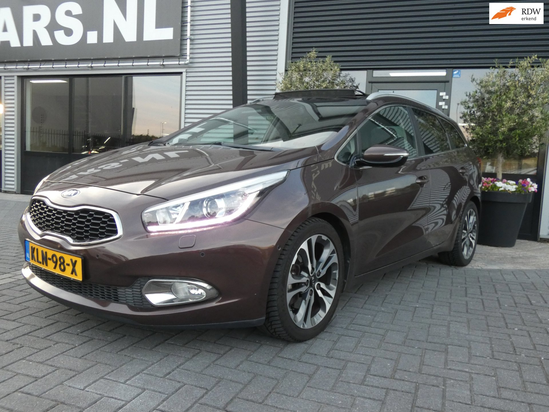 Kia Cee'd 1.6 GDI Super Pack Premium Achteruitrijcamera|Elec. pakket|LM|Panodak