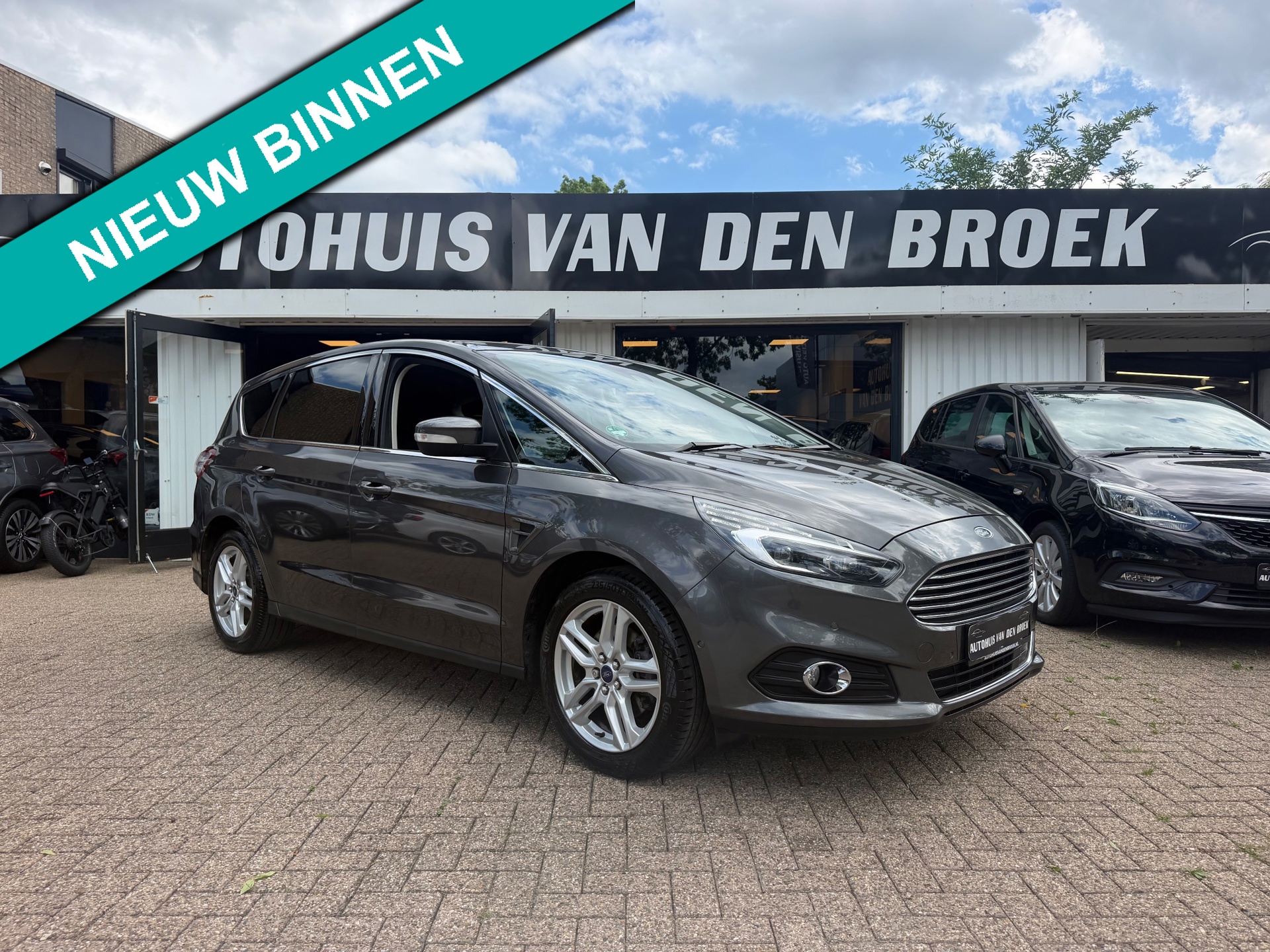 Ford S-Max 1.5 Titanium 7Pers|Xenon|Navi|Cruise|Camera|Carplay|Clima|Trekhaak|Stoelverw|Elek Pakket|Nw Apk