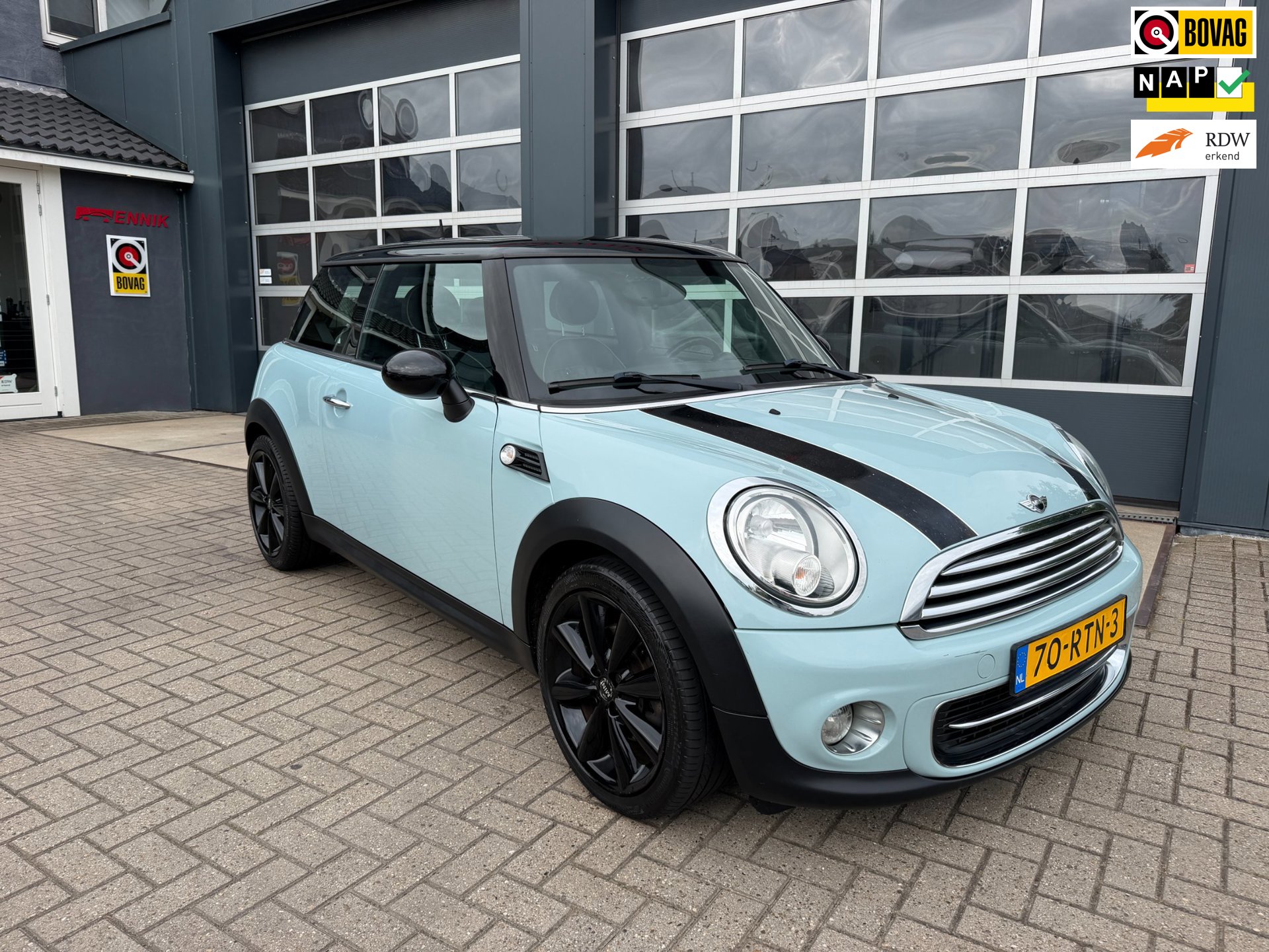 Mini 3-Deurs 1.6 Cooper 10 Years II / Navi / Cruise / Leder / Super kleur !! / NL Auto met NAP .