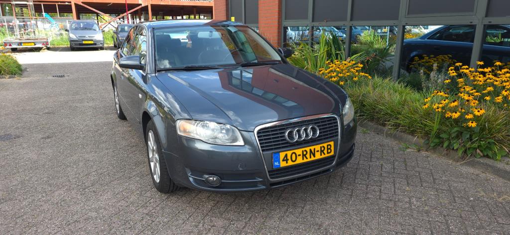 Audi A4 Limousine 1.6 Pro Line