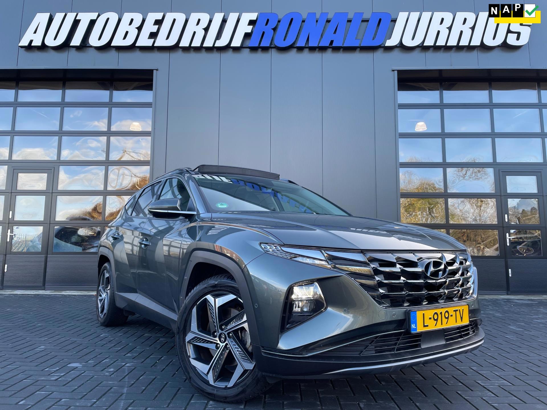 Hyundai Tucson 1.6 T-GDI HEV Premium Sky NL.Auto/Panoramadak/Leder/Trekhaak/360Camera/Adaptive-Cruise/1Ste Eigenaar