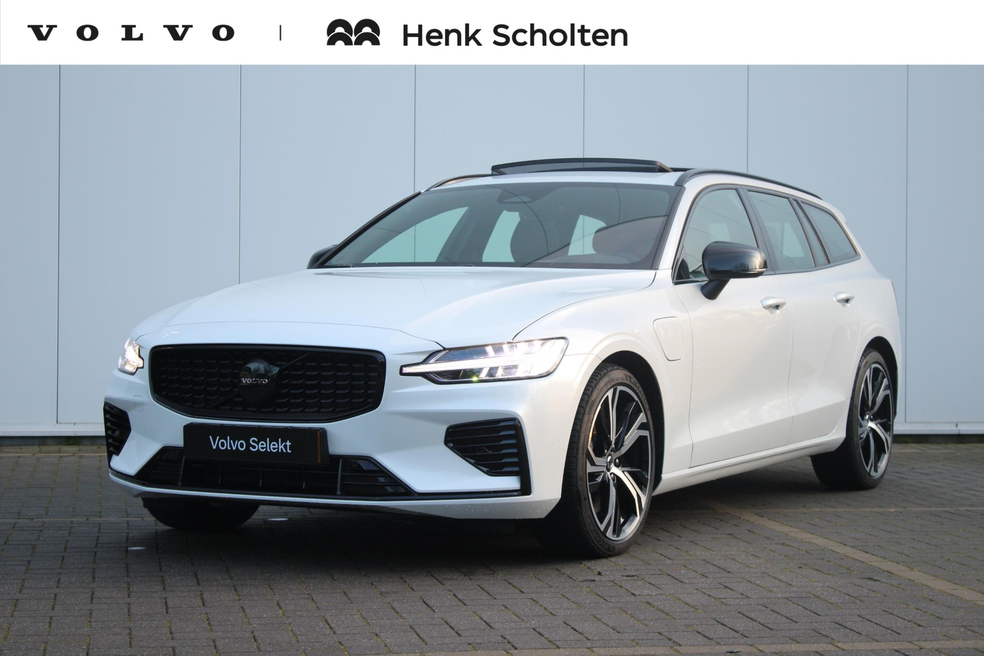 Volvo V60 T8 Plug-in hybrid AWD Plus Dark