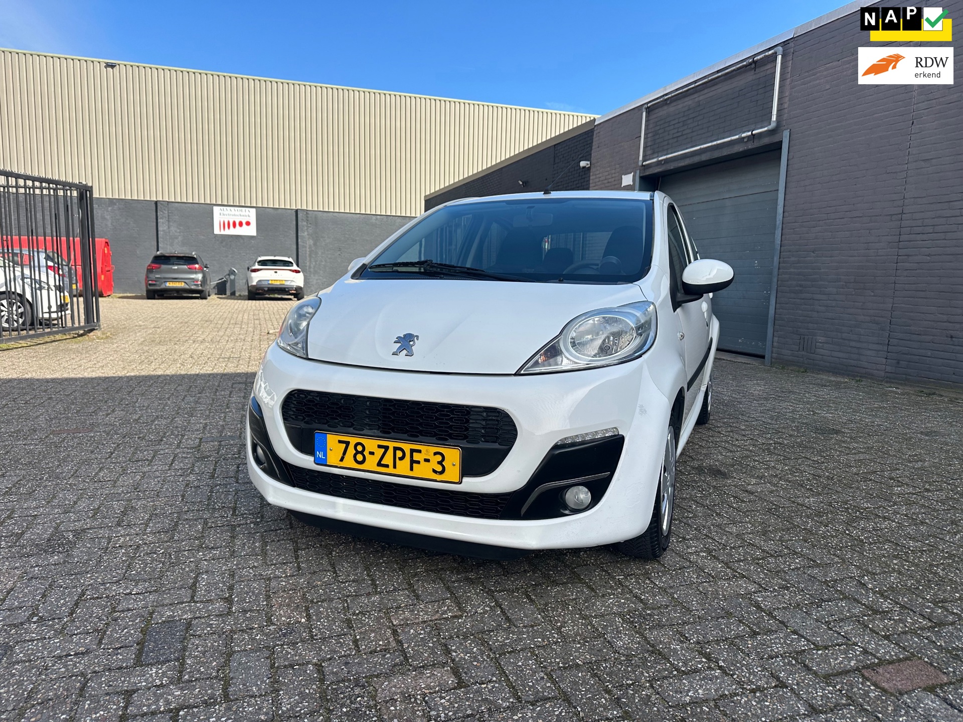 Peugeot 107 1.0 Active Airco Elek. Pakket Toerenteller 5drs APK NAP.