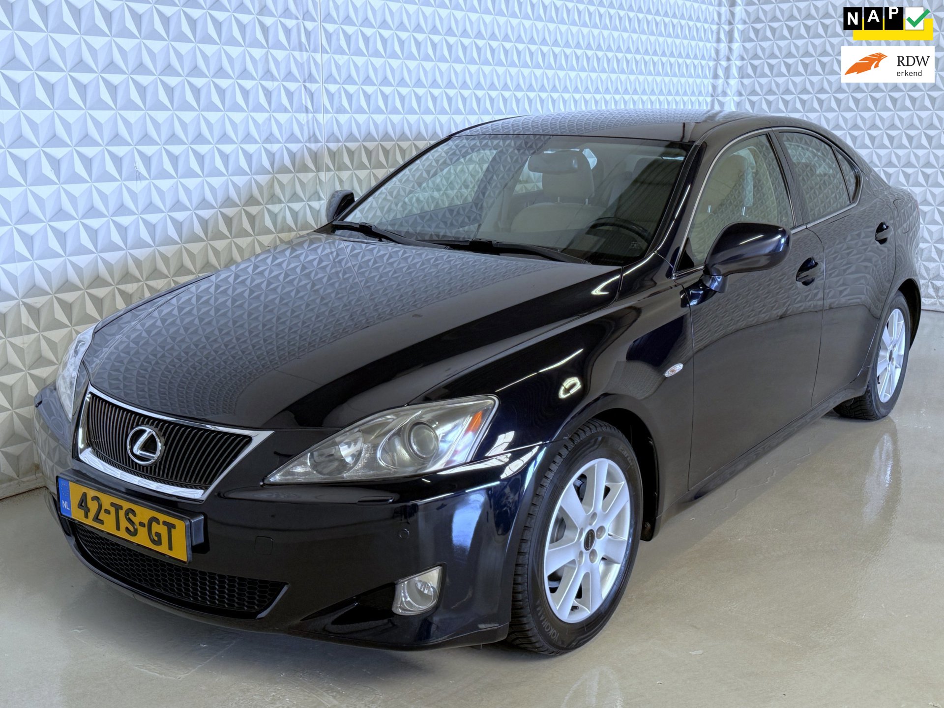 Lexus IS 250 Executive in GOEDE STAAT! *Orig.NL* 155.000km (2007)