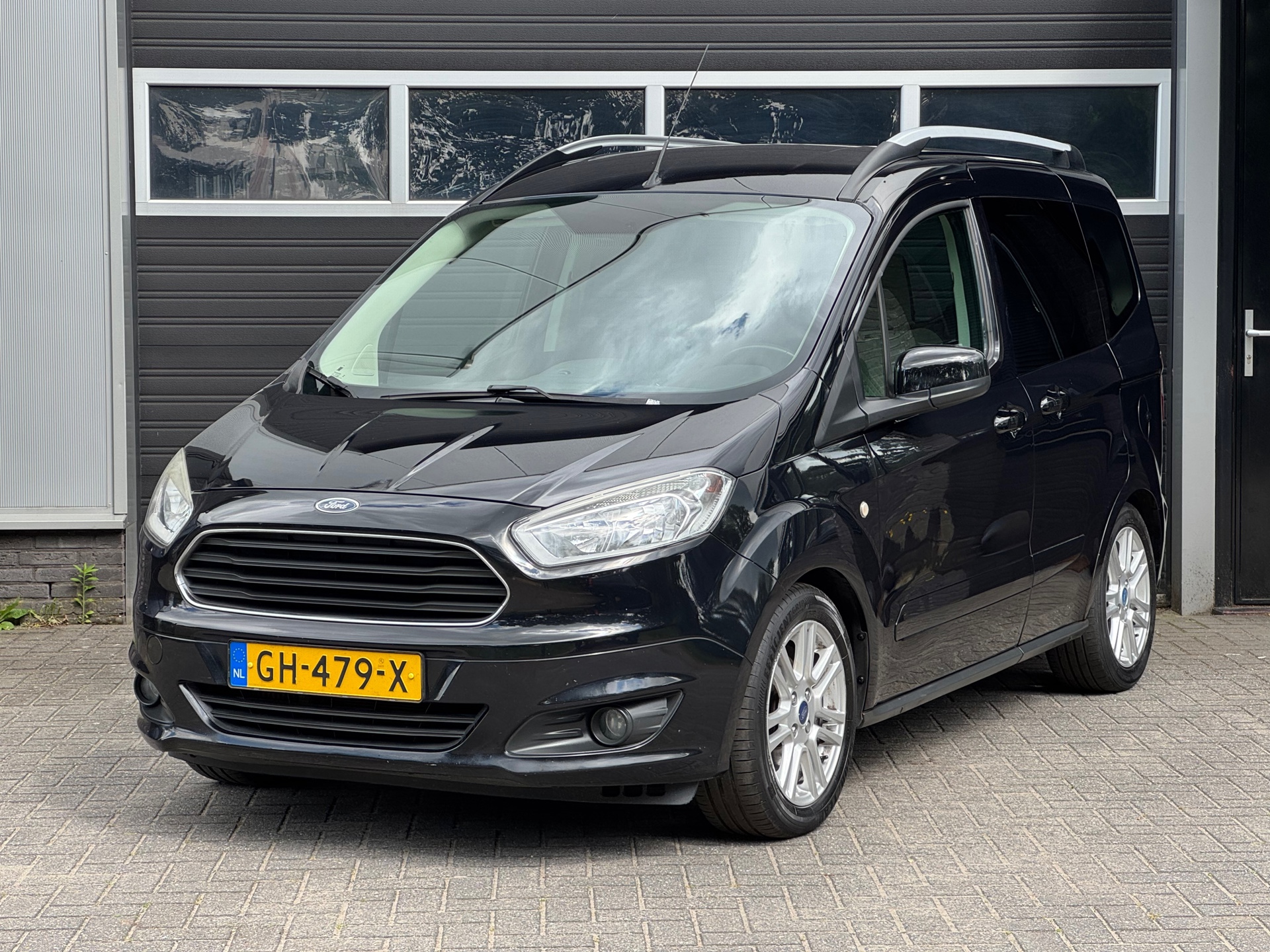 Ford Tourneo Courier 1.0 Titanium Navi, Cruise, Airco, Camera, Stoelverwarming, NAP