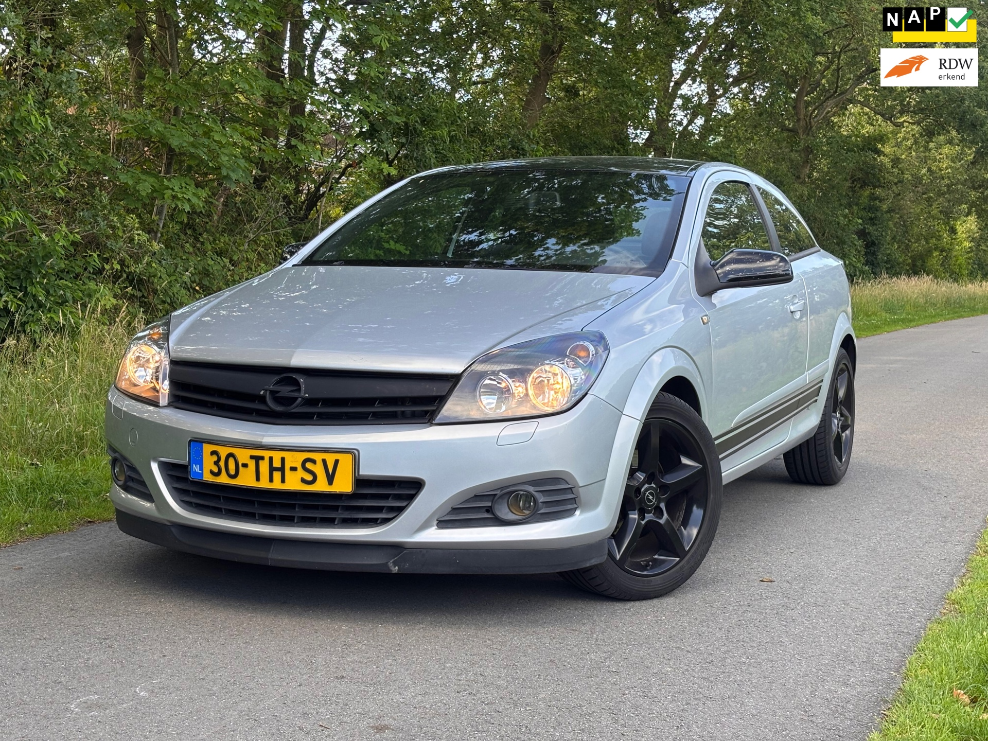 Opel Astra GTC 1.6 Sport | Cruise control + Nwe APK Nu € 1.750,- !!!