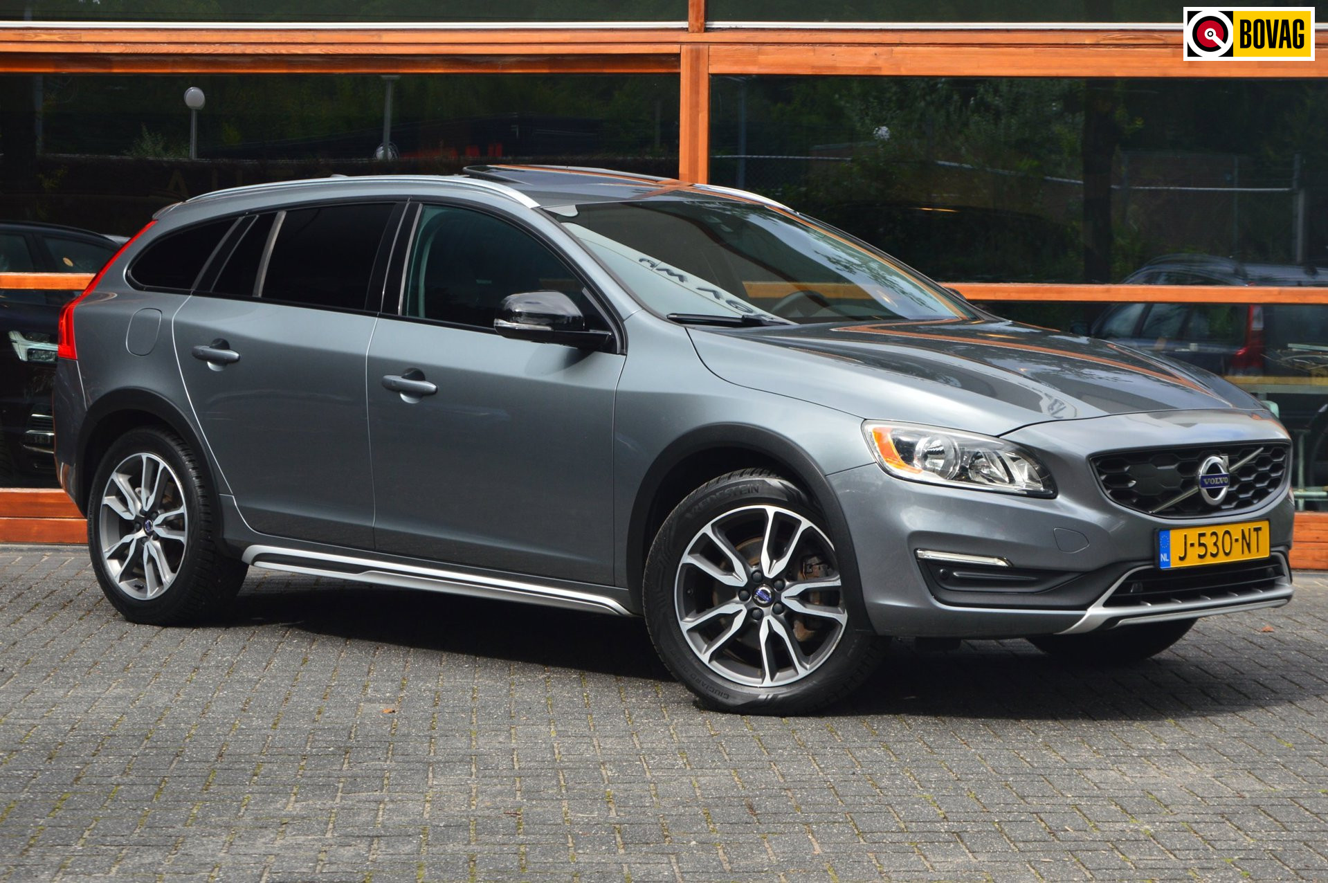 Volvo V60 Cross Country 2.0 T5 AWD Polar+ | Panoramdak | Camera | Stoel + Stuur Verwarmd | BLIS | Dealer onderhouden |
