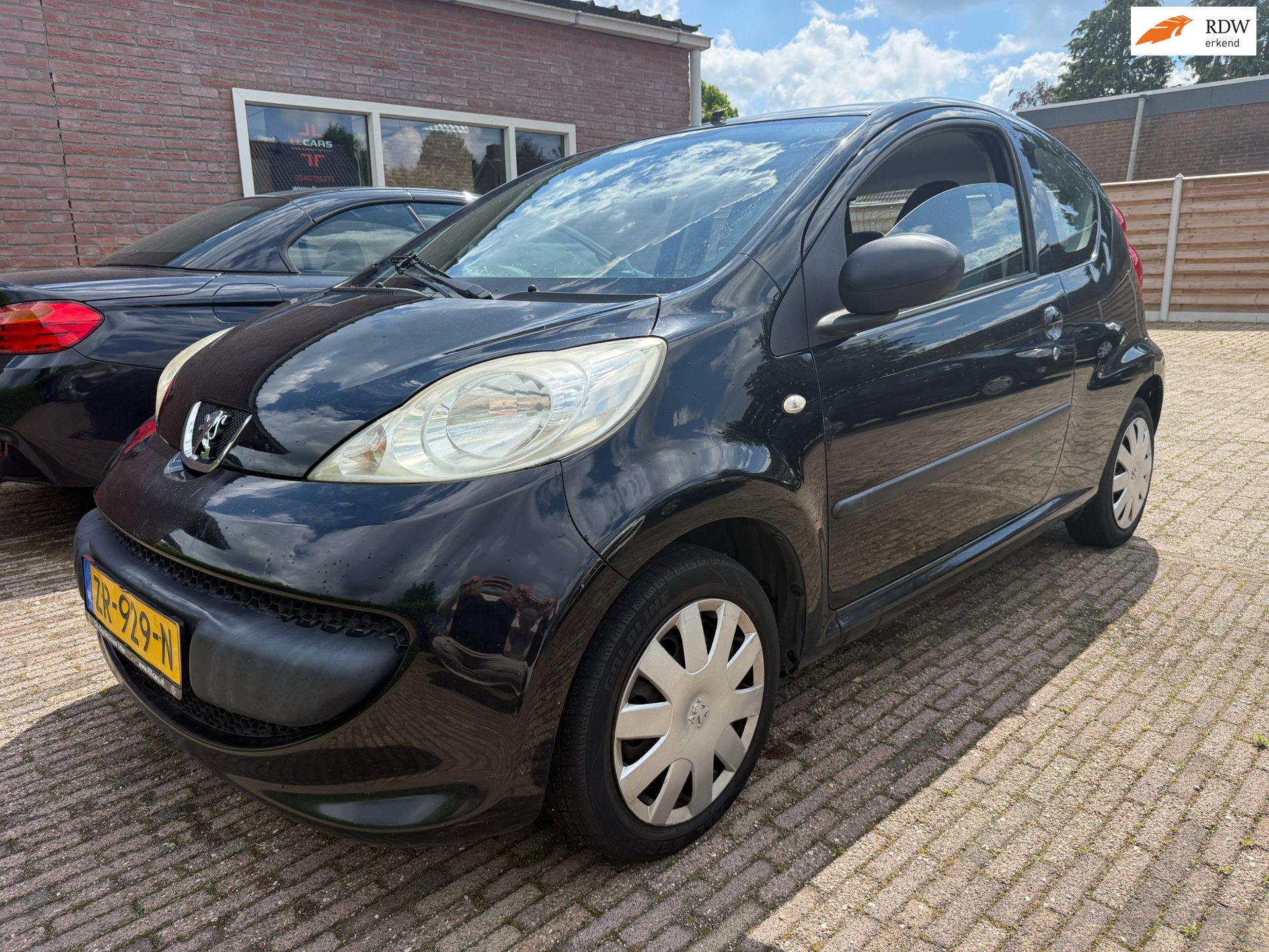 Peugeot 107 1.0-12V XR APK 11-5-2027 airco elektrisch pakket