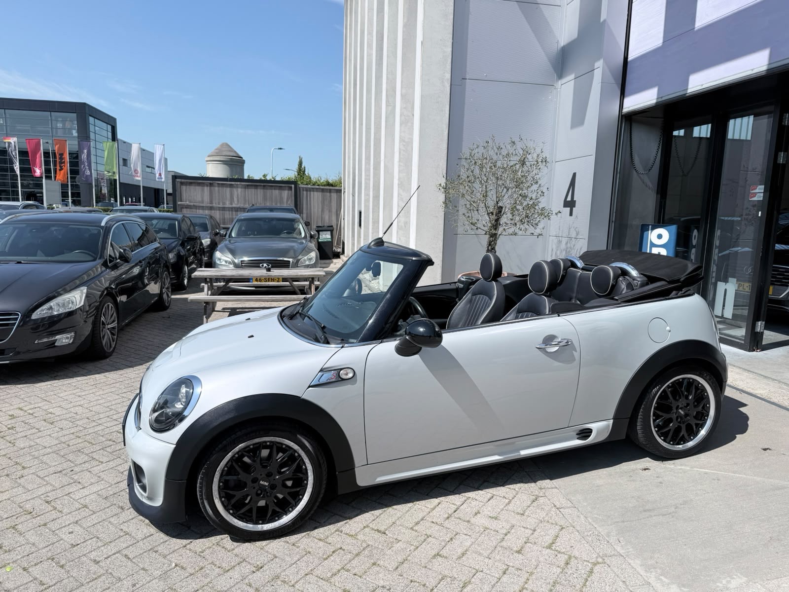 Mini Cabrio 1.6 Cooper S JCW AUTOMAAT! VOL OPTIES! INRUIL MOGELIJK!
