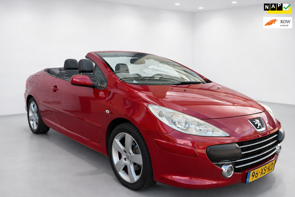 Peugeot 307 CC 2.0-16V automaat, leder, cabriolet, pdc, apk, nap, airco, lichtmetaal, stoel verwarming, inruil mogelijk.