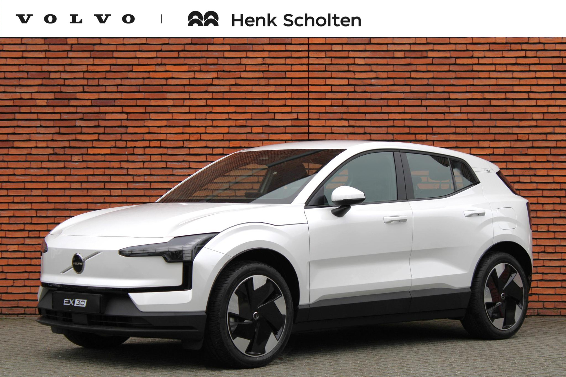 Volvo EX30 Single Motor Extended Range Plus 69 kWh |