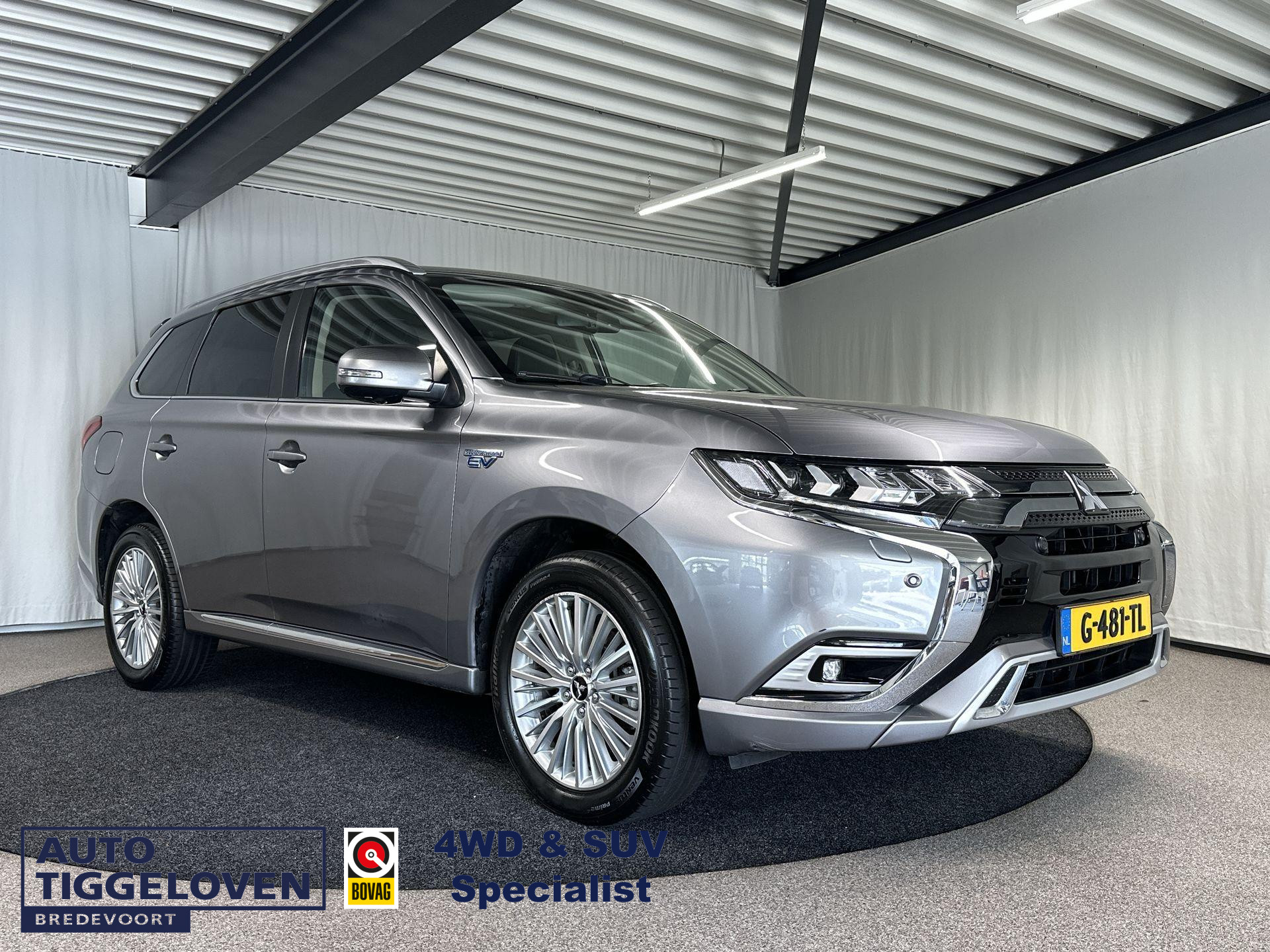 Mitsubishi Outlander 2.4 PHEV Intense+ Automaat | Trekhaak | Pano