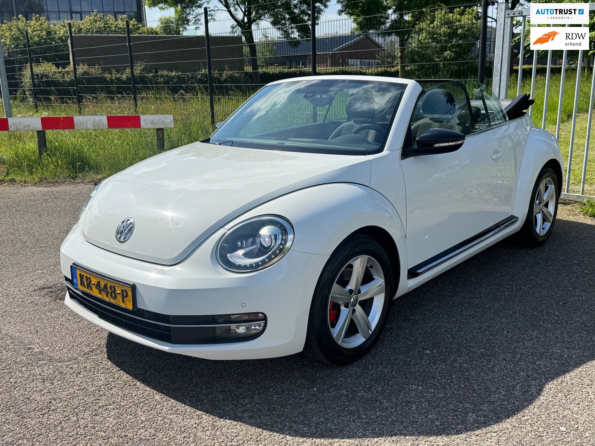 Volkswagen Beetle Cabriolet 2.0 TSI 200PK Sport DSG Xenon El Kap Navi LM