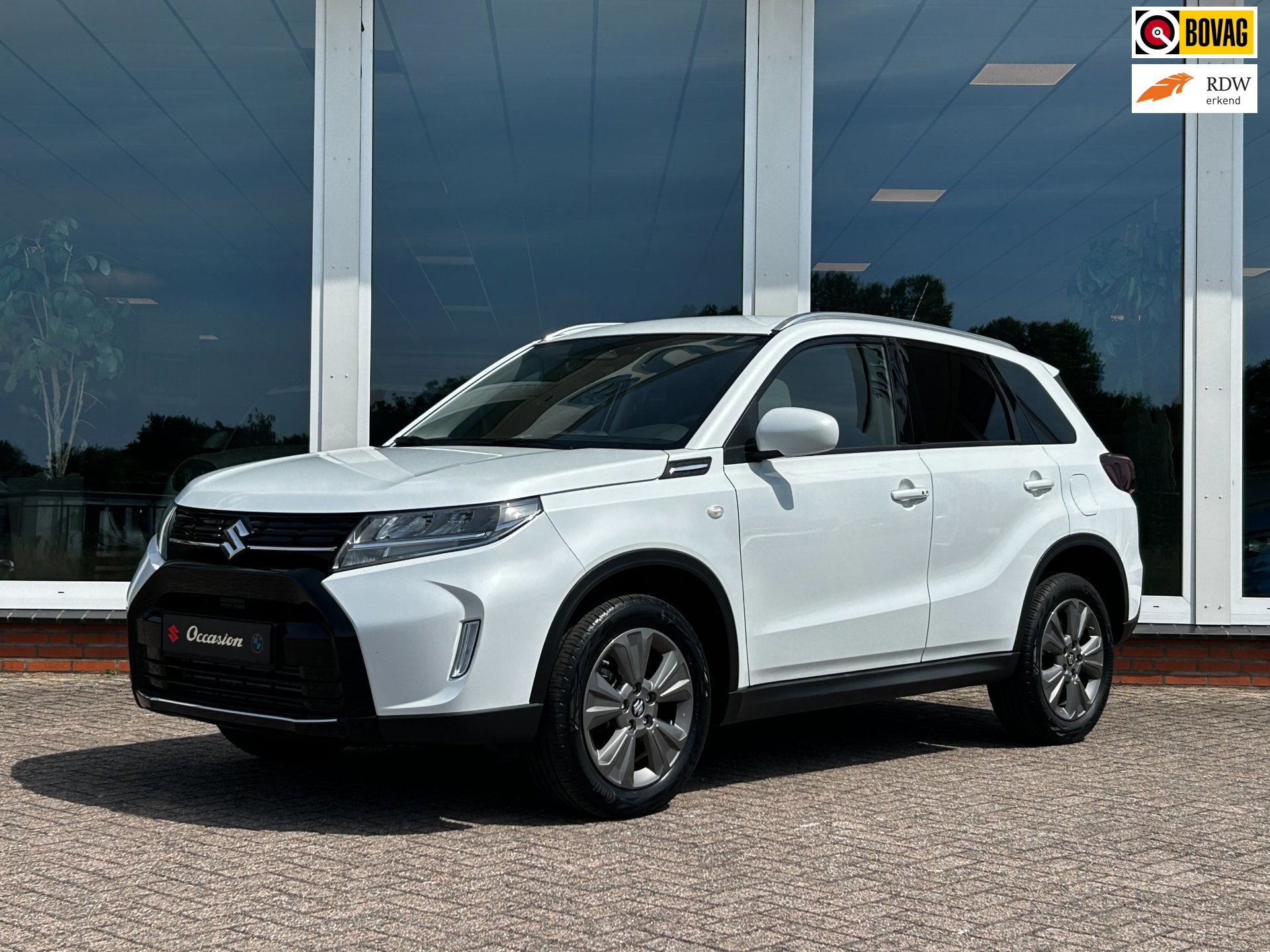 Suzuki Vitara 1.4 Boosterjet Smart Hybrid AUT. - Select - Navi - Camera - PDC - LM