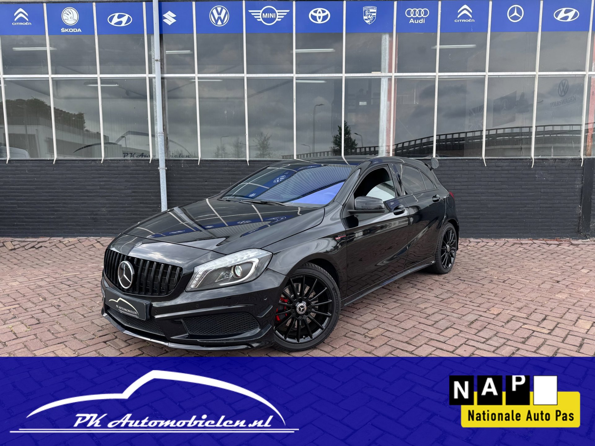 Mercedes-Benz A-klasse 250 4MATIC Prestige AMG **HANDEL/EXPORT GEEN GARANTIE**