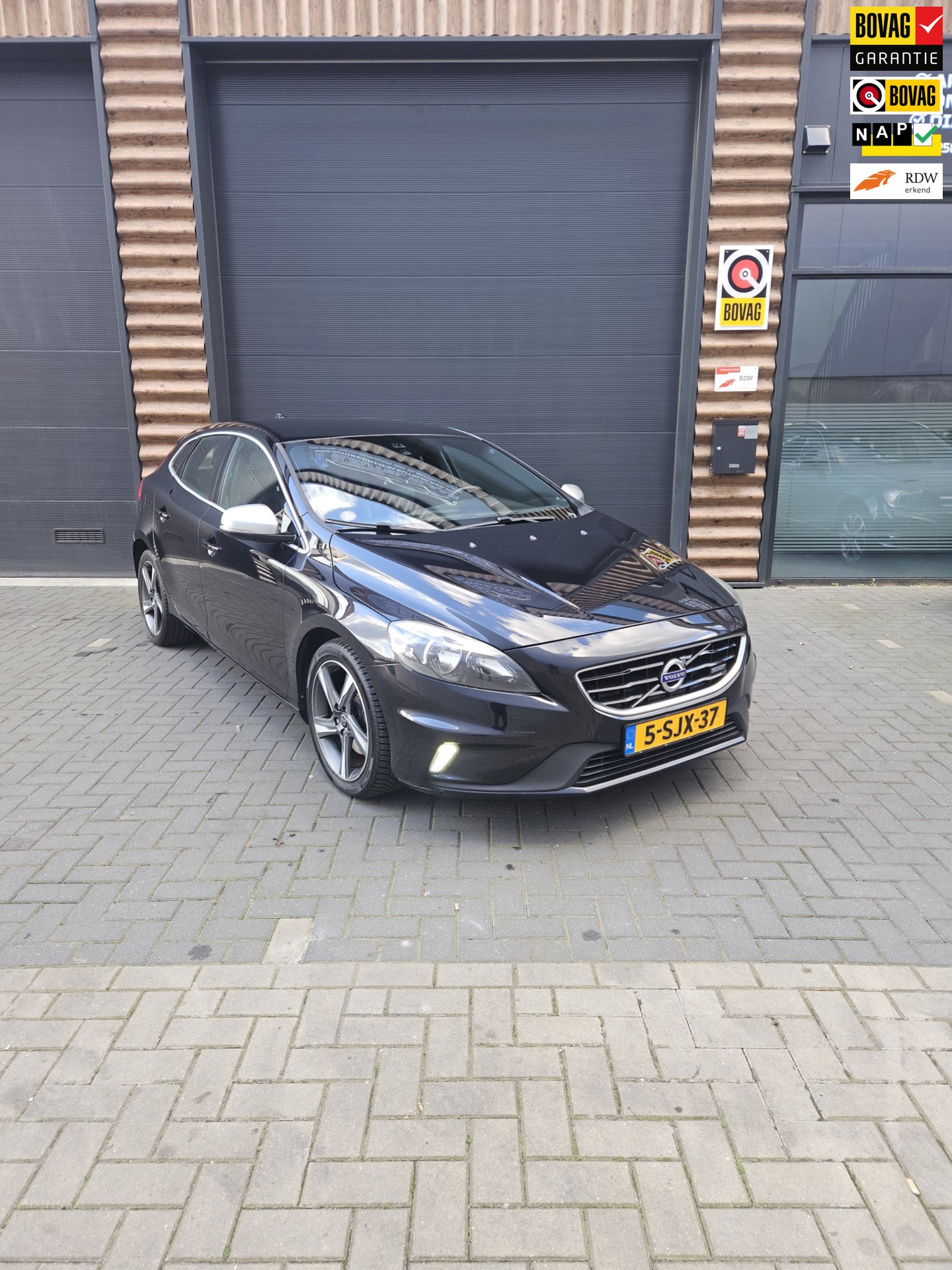 Volvo V40 1.6 T3 R-Design