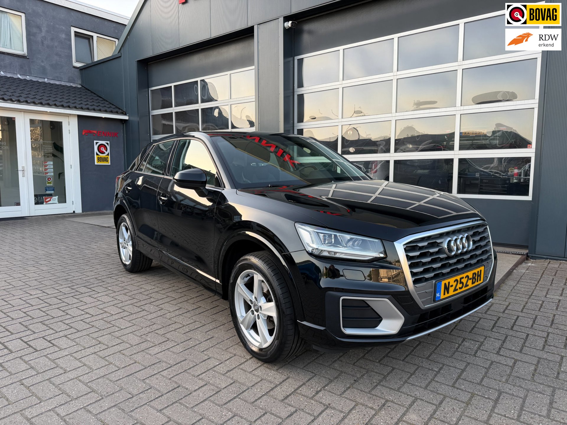 Audi Q2 35 TFSI S Edition / Led / Cruise / Navi / Sport.