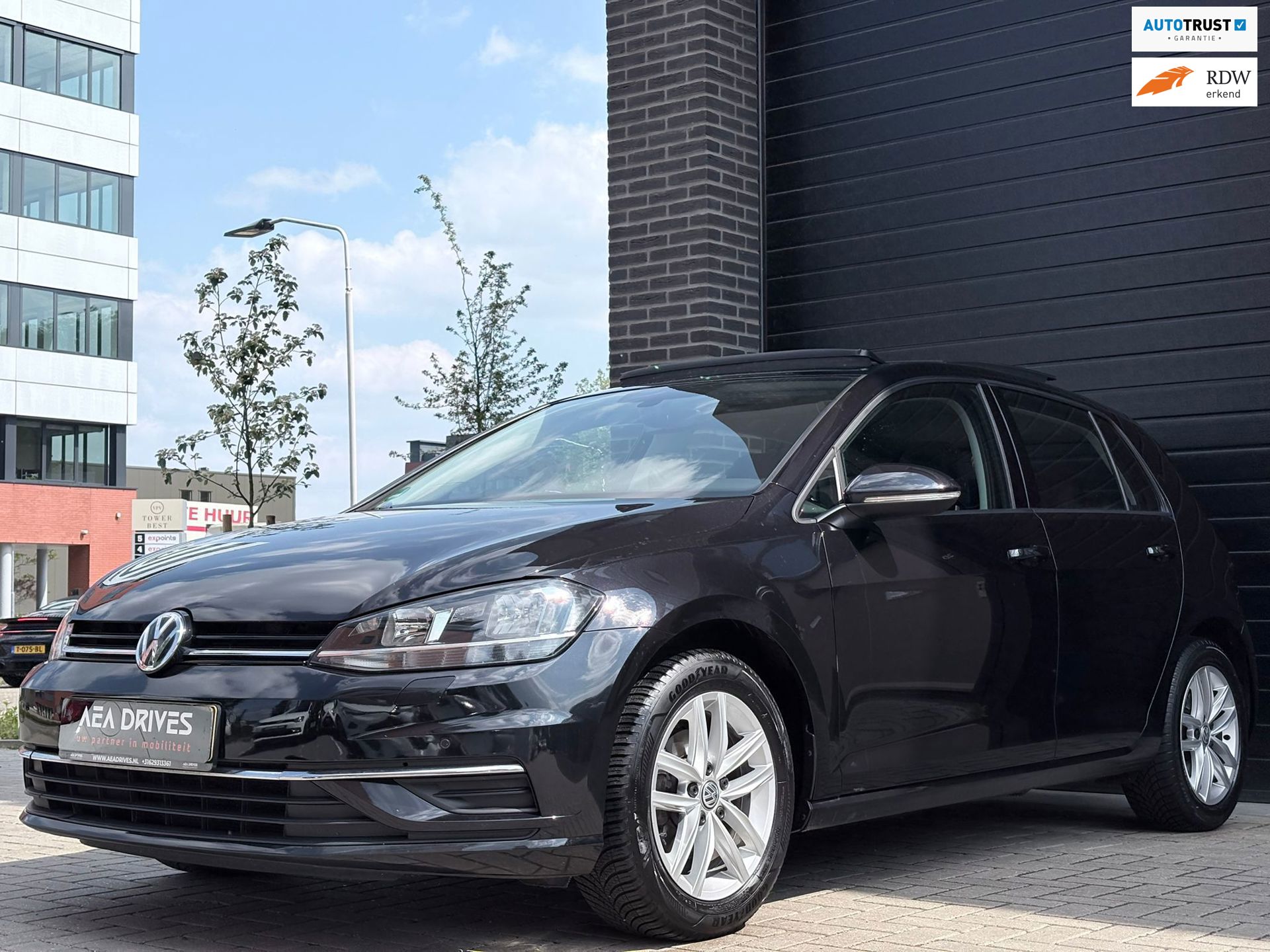 Volkswagen GOLF 1.0 TSI Comfortline| Bouwjaar 2017 | Panorama-dak, LED koplampen, Navigatie, Stoelverwarming & veel luxe opties!