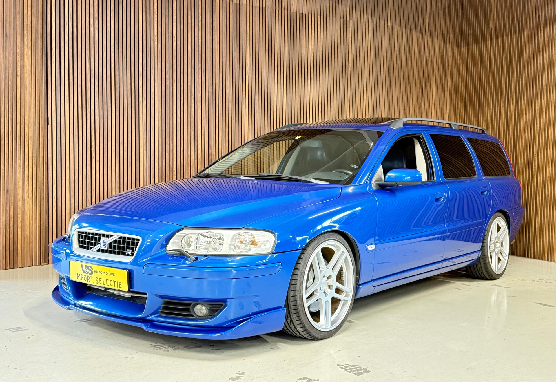 Volvo V70 2.5 R - Sonic Blue