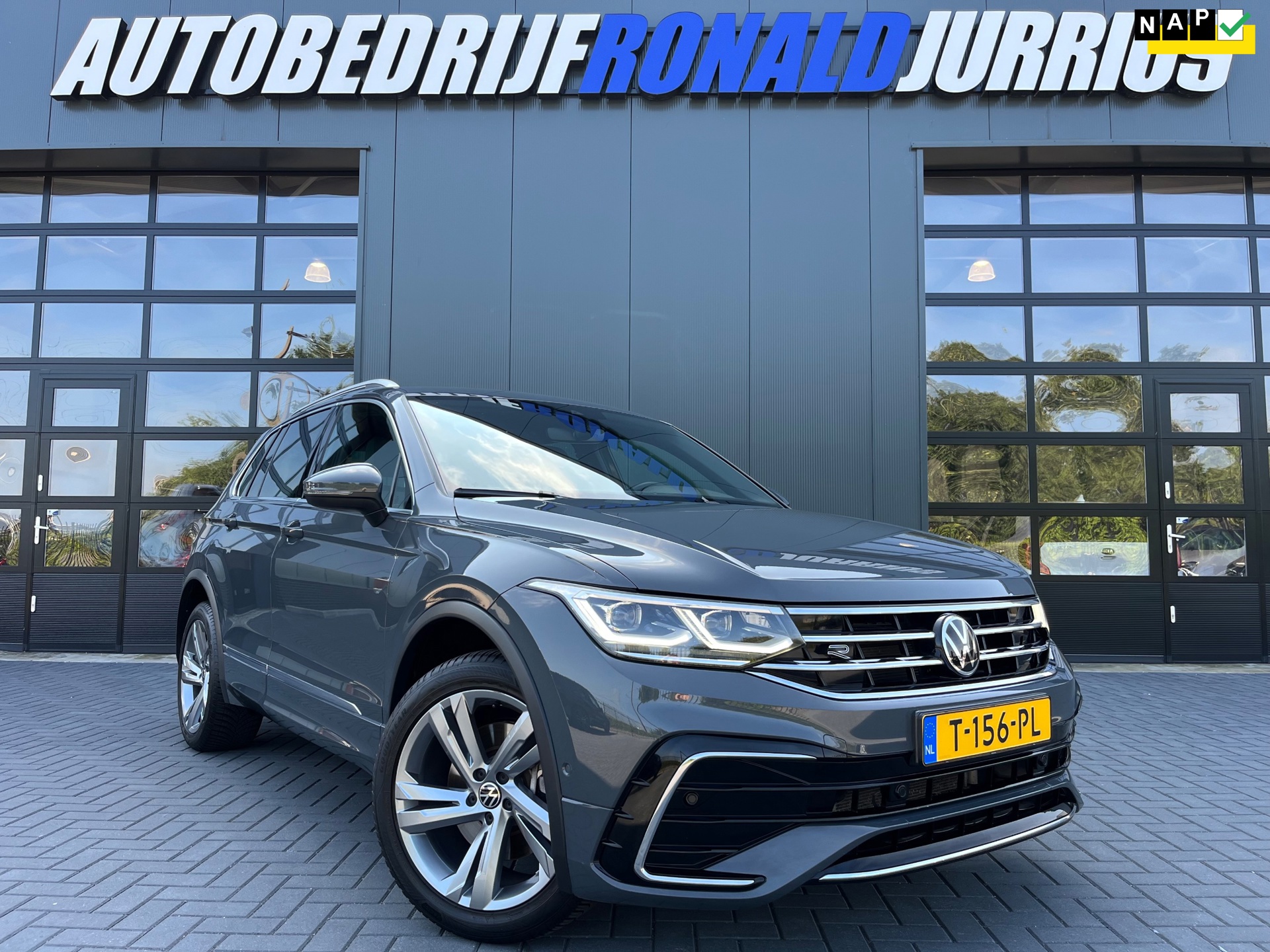 Volkswagen Tiguan 1.4 TSI eHybrid R-Line Business NL.Auto/245Pk/Trekhaak/IQ Light/Camera/Virtual Cockpit/Alcantara/1Ste Eigenaar