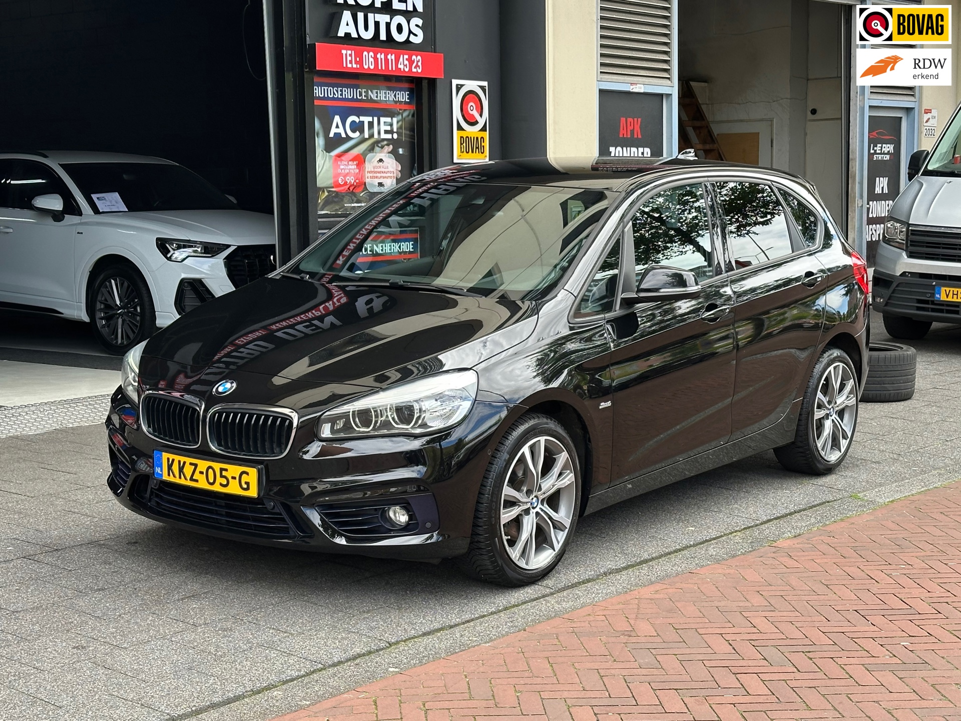 BMW 2-serie Active Tourer 220i High Executive Aut Navi Clima PDC Stoelverwarming