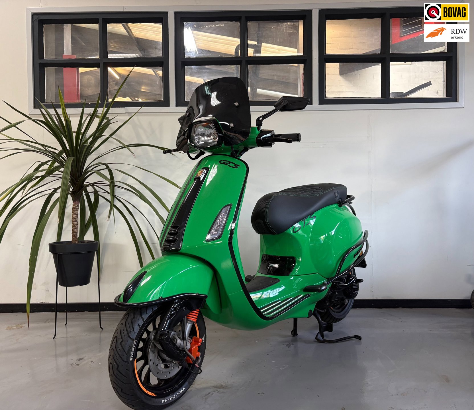 Vespa Snorscooter Sprint 4T Porsche GTS Look