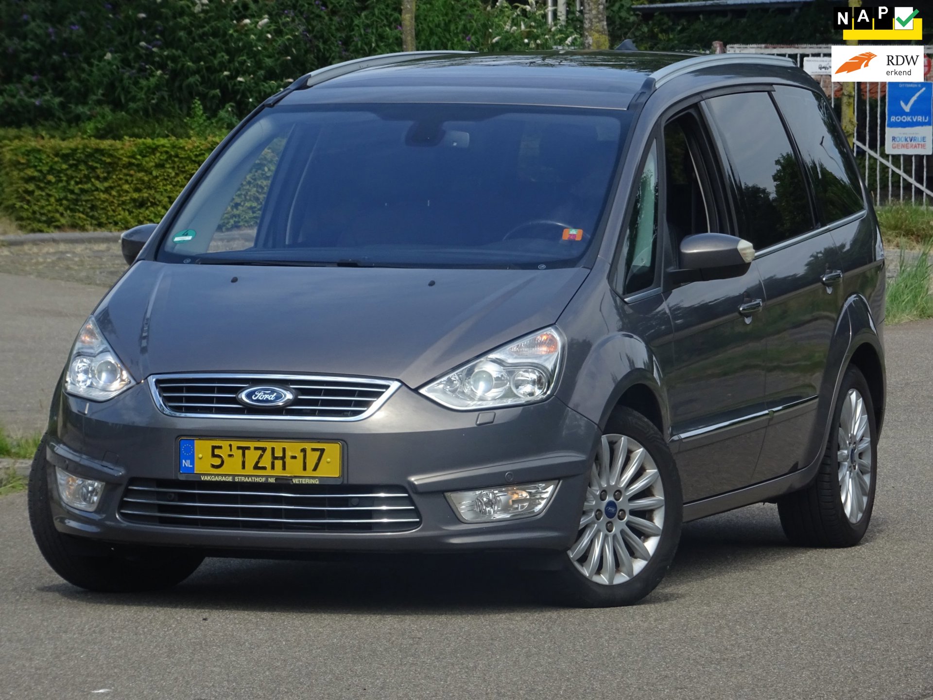 Ford Galaxy 1.6 SCTi Platinum BJ2014 7PERSOONS FULL OPTIONS!
