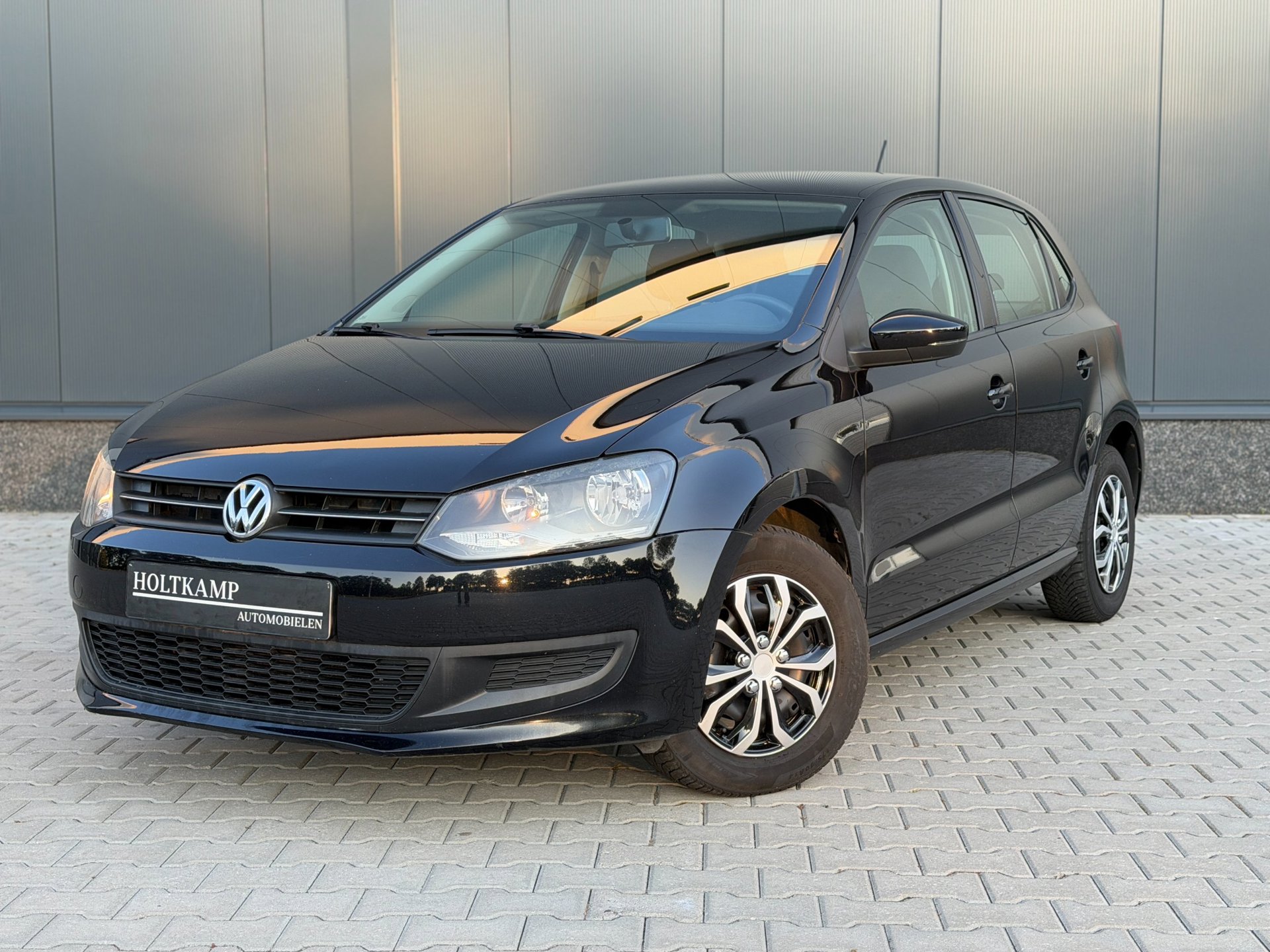 Volkswagen Polo 1.4-16V Comfortline | AIRCO | CARPLAY | TREKHAAK | 5 DEURS