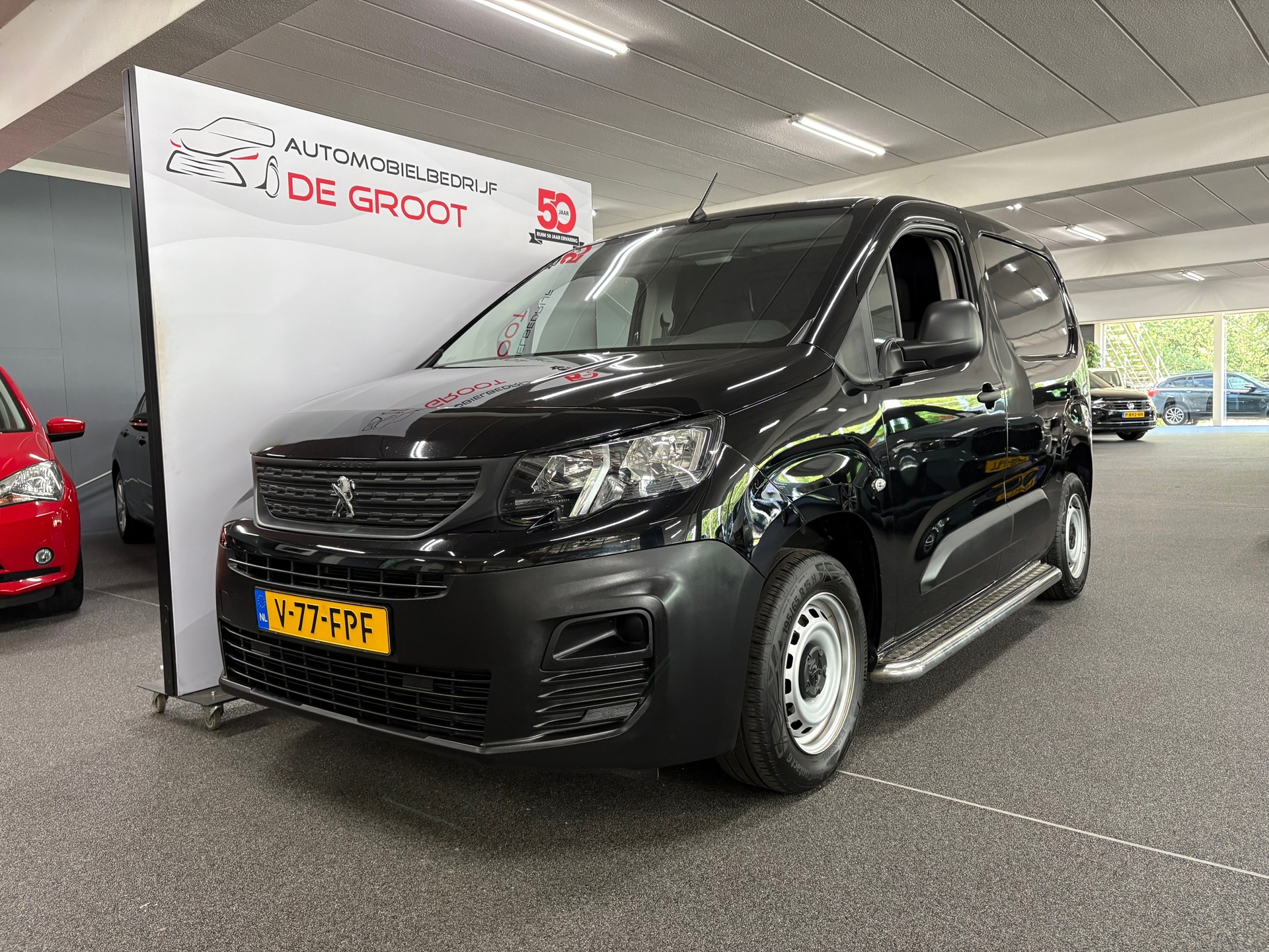 Peugeot Partner 1.2 PureTech Pro/ NL auto/ BTW auto/ Sensoren achter/ Extra set banden