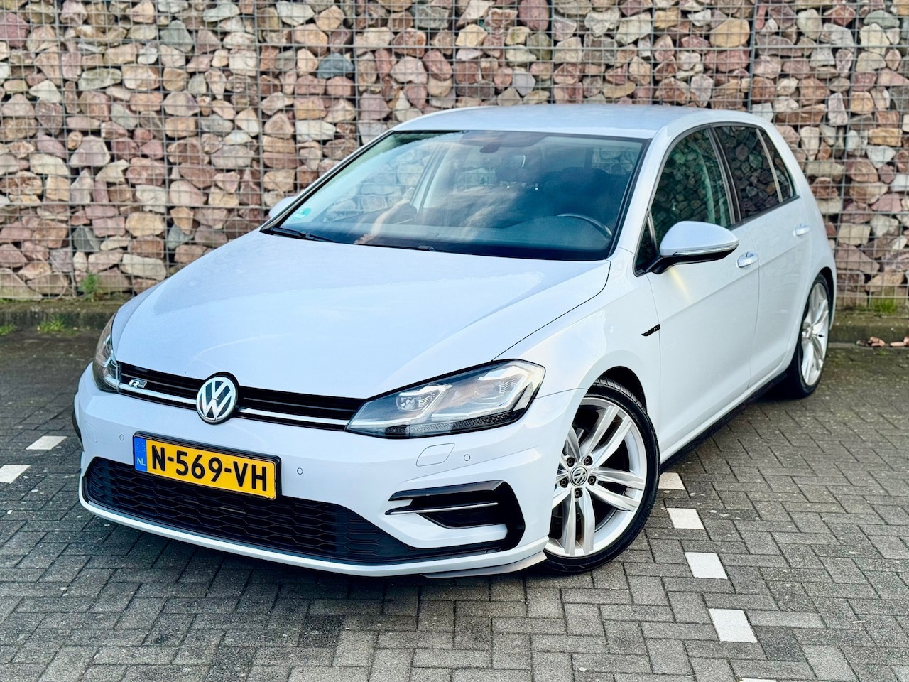 Volkswagen Golf 1.5 TSI Highline Business R