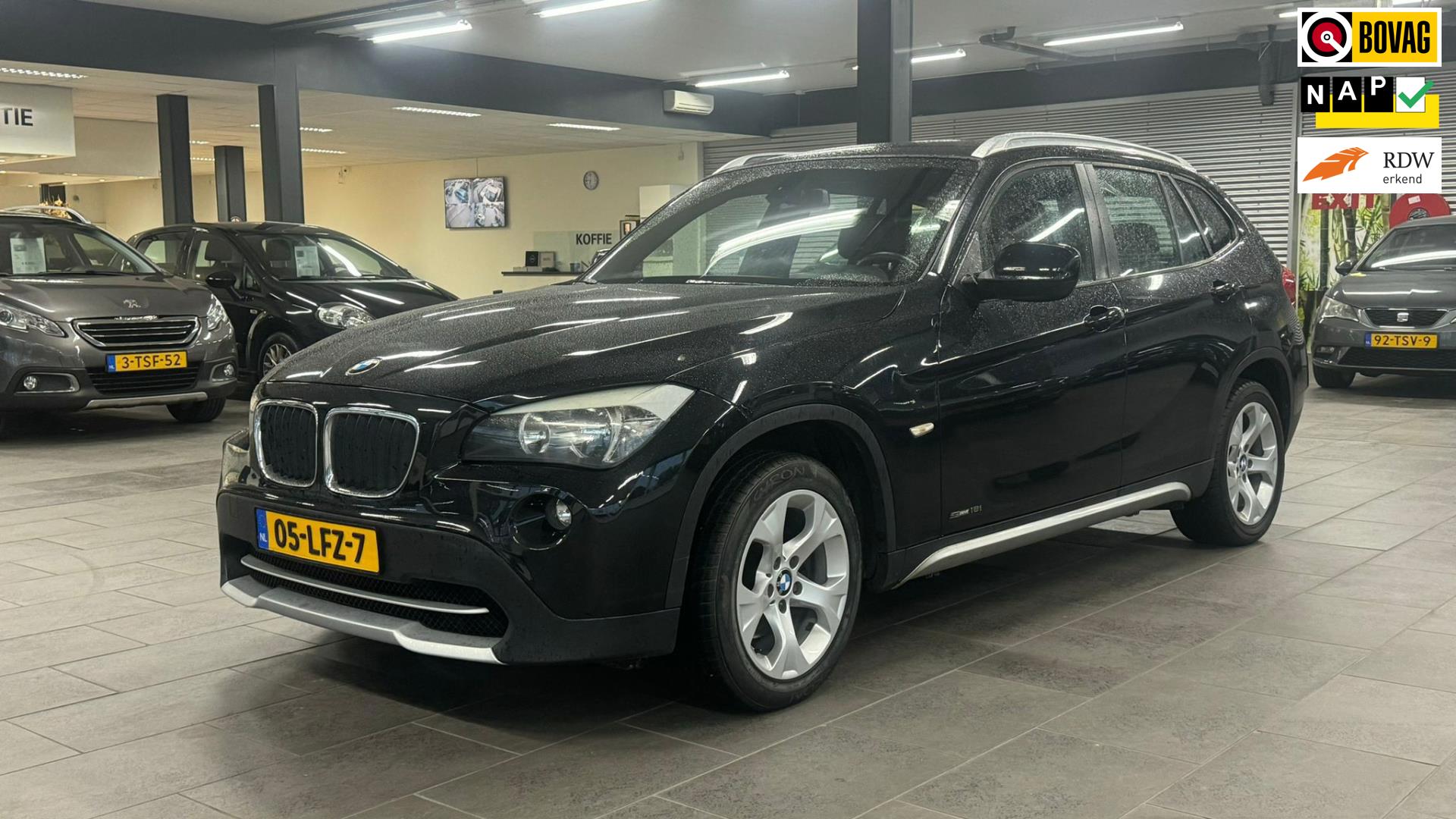 BMW X1 SDrive18i Executive leer climate controle cruise controle lm-velgen elektrische pakket 119dzkm nap dealer onderhouden