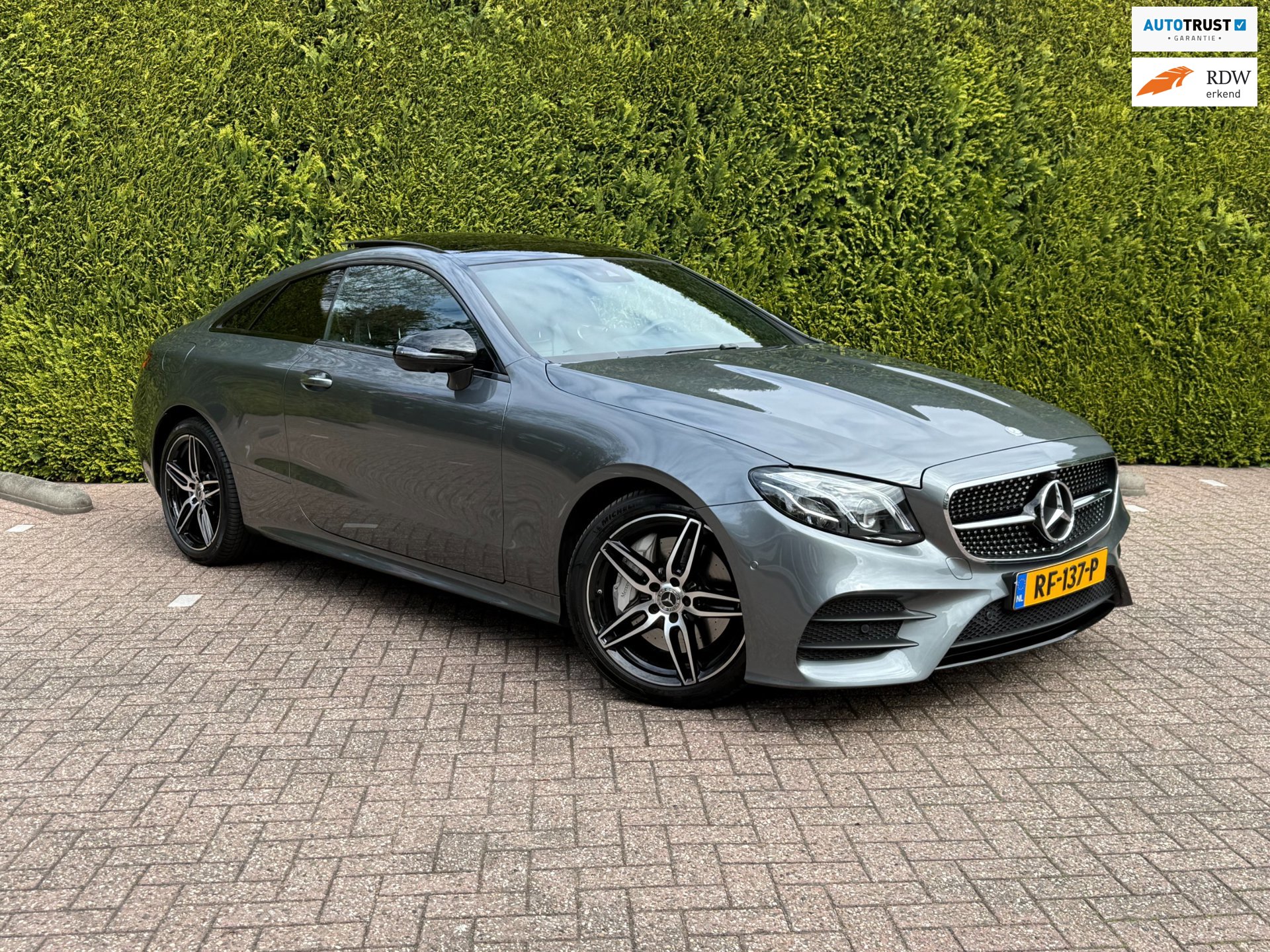 Mercedes-Benz E-klasse Coupé 300 | AMG | Luchtvering | Night Edition | Burmester | Memory | Premium | Pano | Carplay | Widescreen