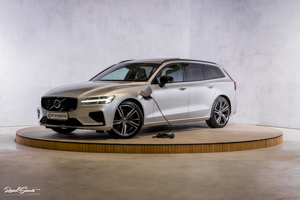 Volvo V60 2.0 T6 Recharge AWD R-Design Long Range