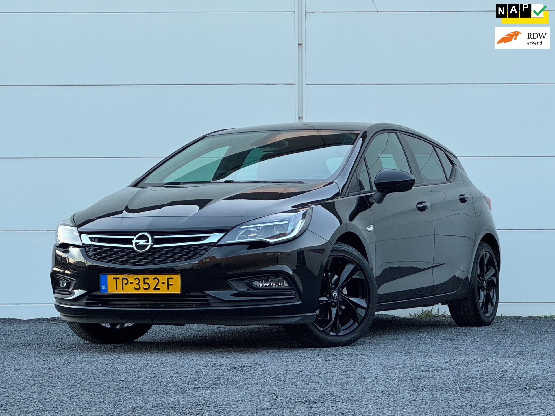 Opel Astra 1.4 Black Edition 150 PK Org NL Trekhaak Garantie Apple carplay Cruise Control Climate control