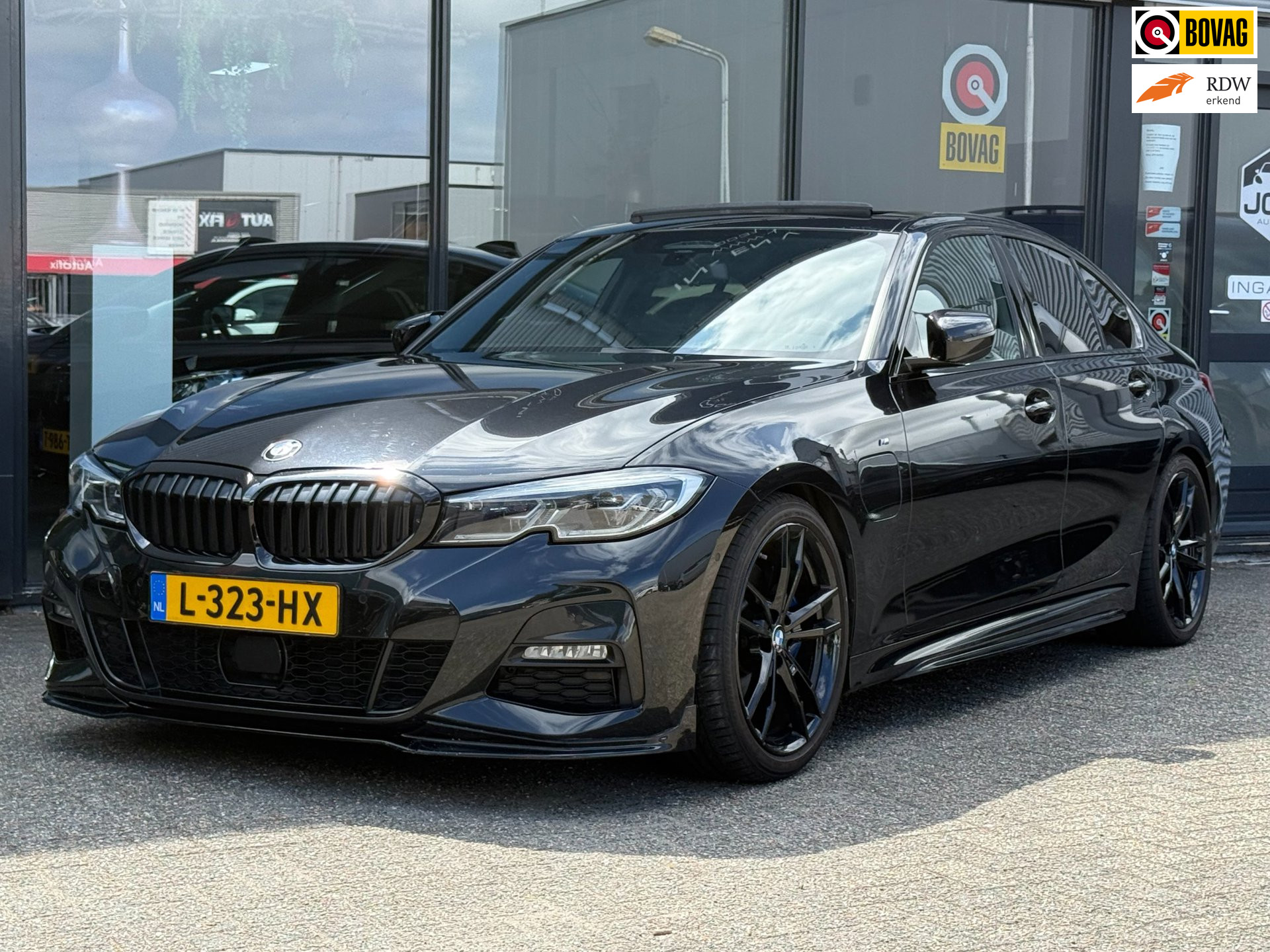 BMW 3-serie 330e High Executive M-Performance/HUD/DAK/LASER