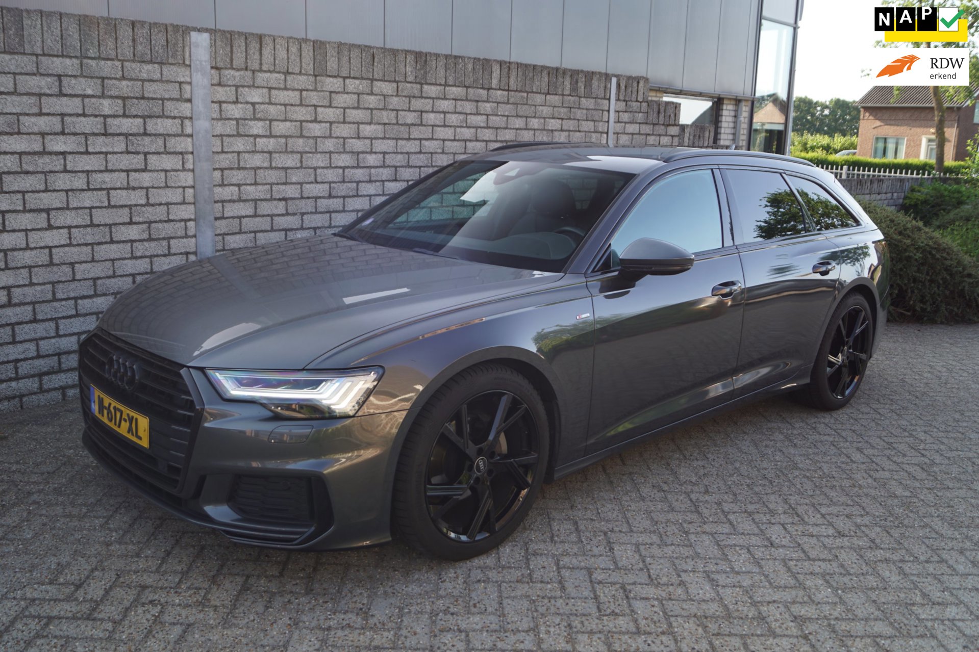 Audi A6 Avant 40 TFSI S Edition Autom Half Leder Sportst Stoelverw Navi Camera Matrix LED Kopl Clima Cruise 2x PDC LMV 20 ENZ NL